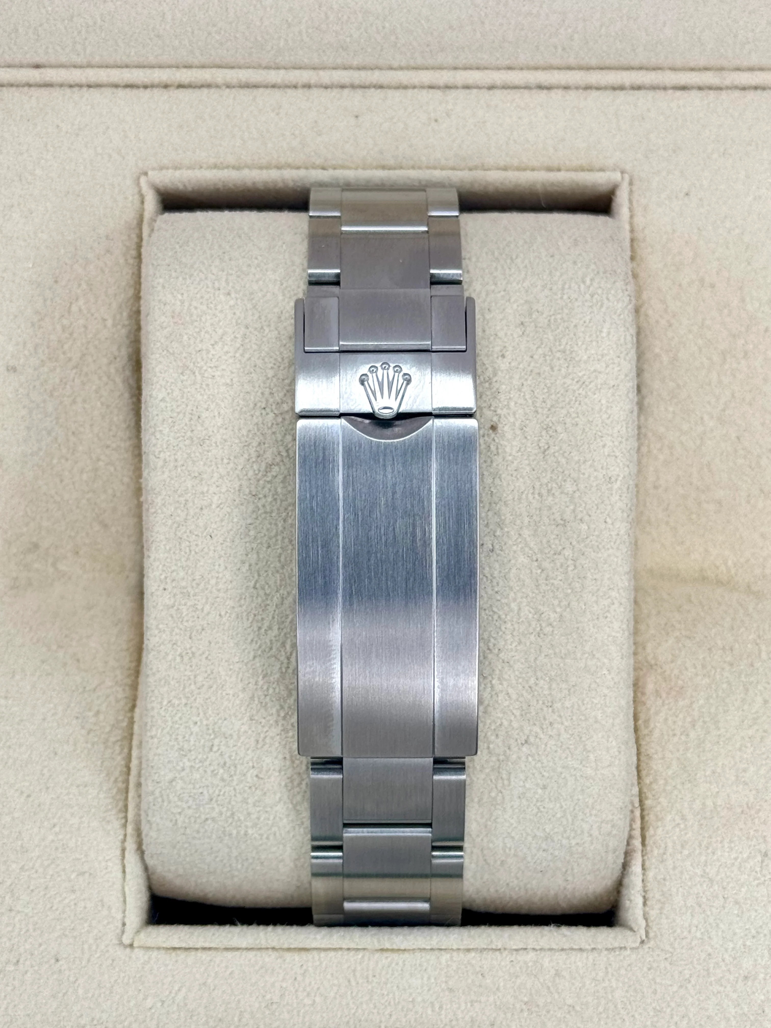 2018 Rolex Submariner “Hulk” 40mm 116610LV Green Dial - Image 2