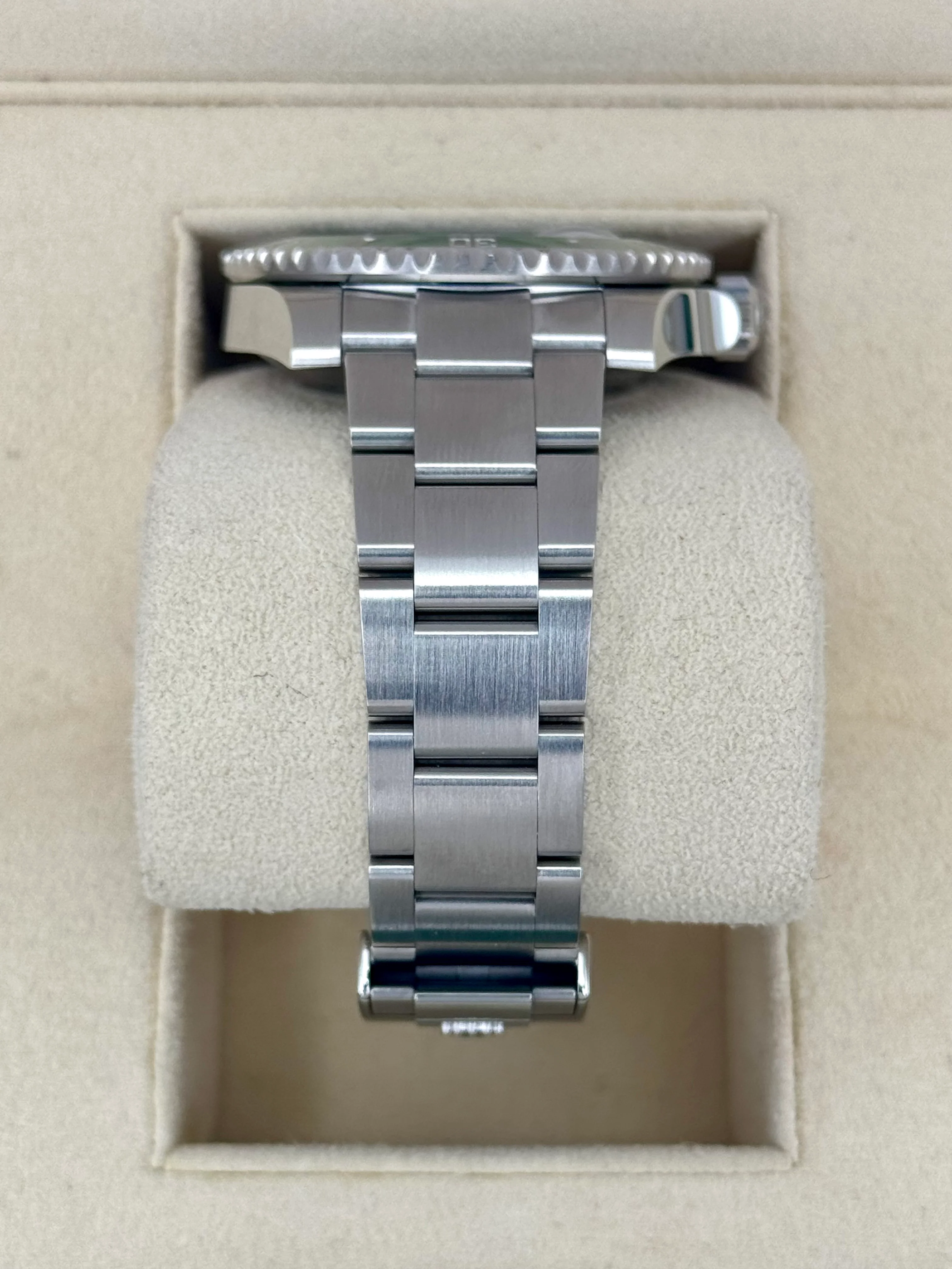 2018 Rolex Submariner “Hulk” 40mm 116610LV Green Dial - Image 3