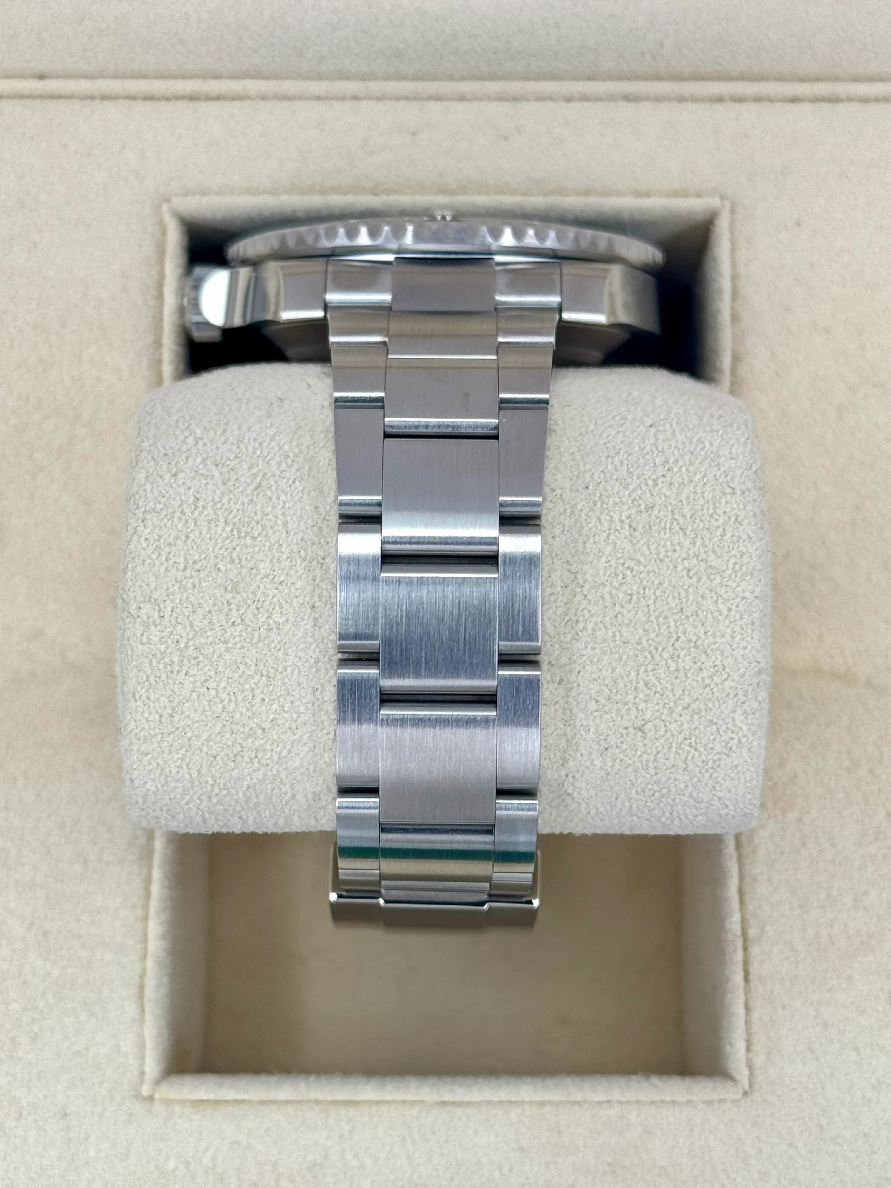 2018 Rolex Submariner “Hulk” 40mm 116610LV Green Dial - Image 4