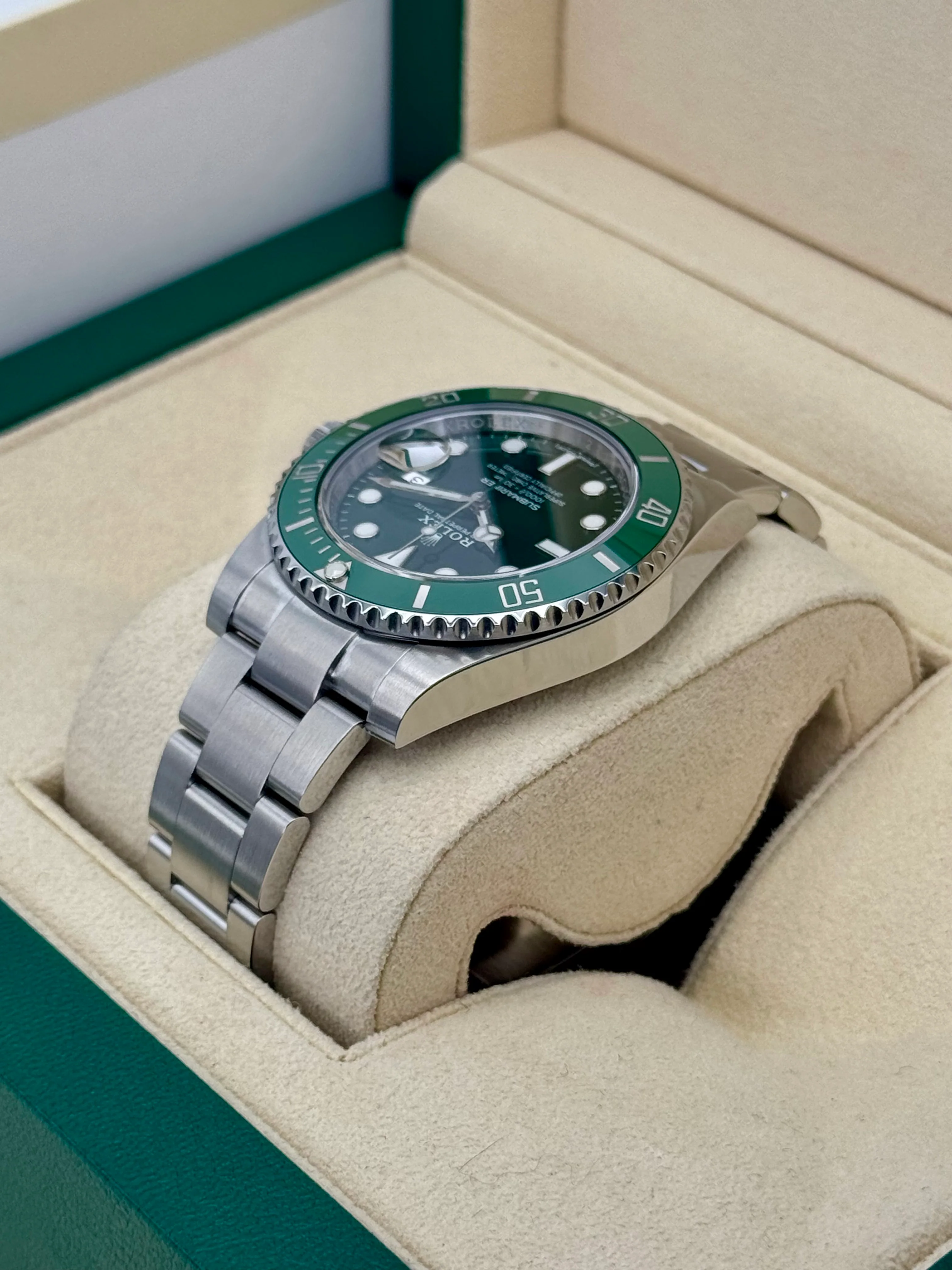 2018 Rolex Submariner “Hulk” 40mm 116610LV Green Dial - Image 7