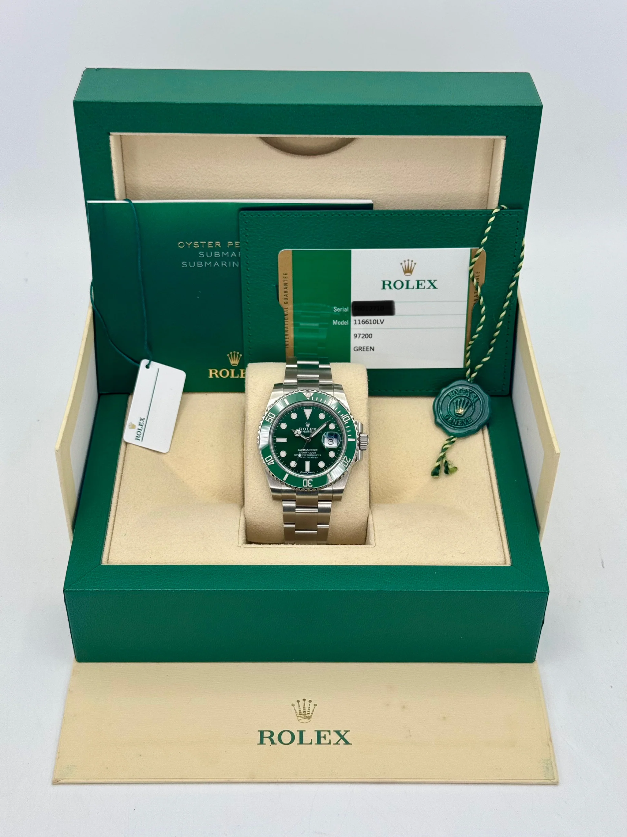 2018 Rolex Submariner “Hulk” 40mm 116610LV Green Dial - Image 9