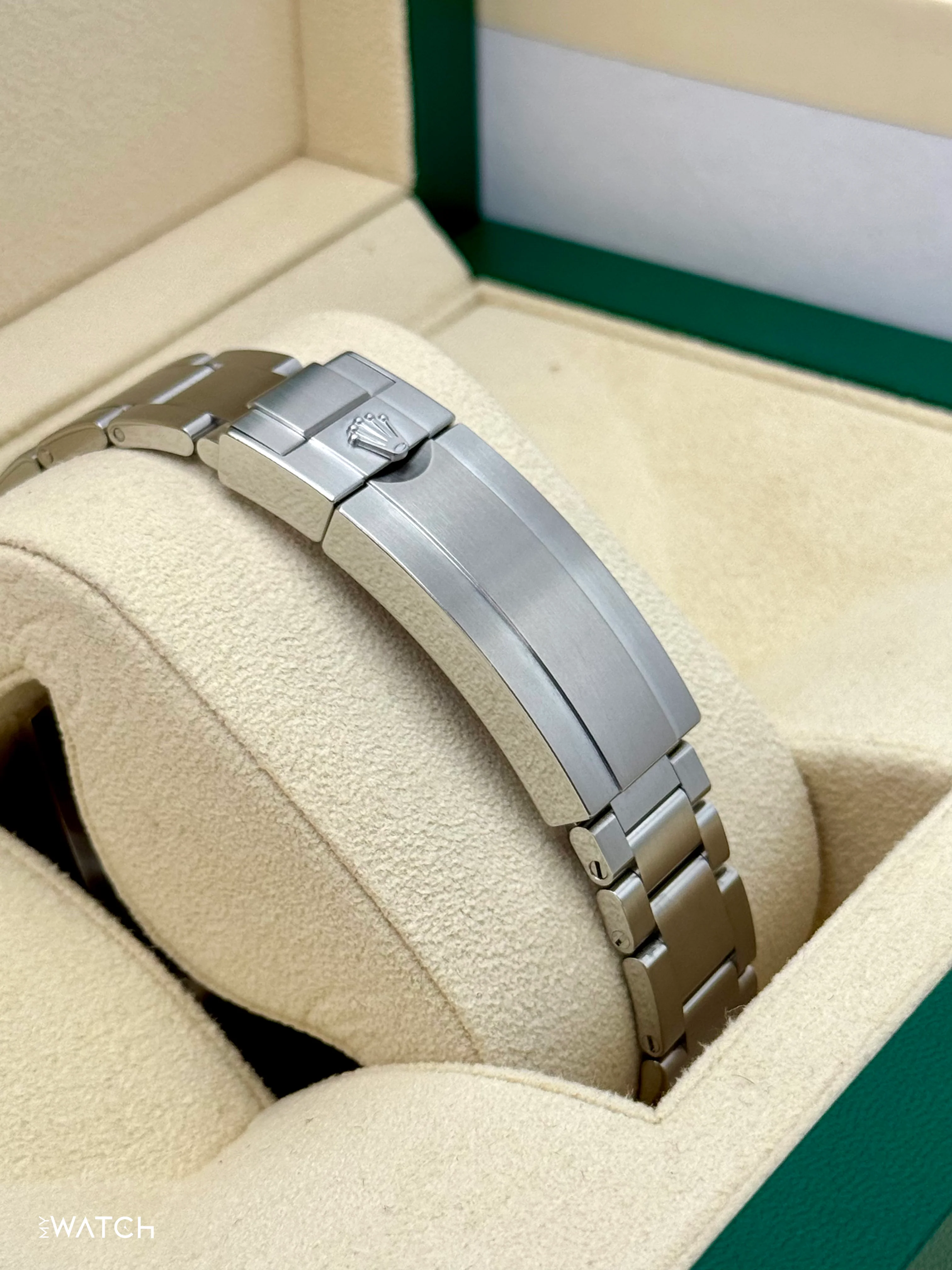 2018 Rolex Submariner “Hulk” 40mm 116610LV Green Dial - Image 2