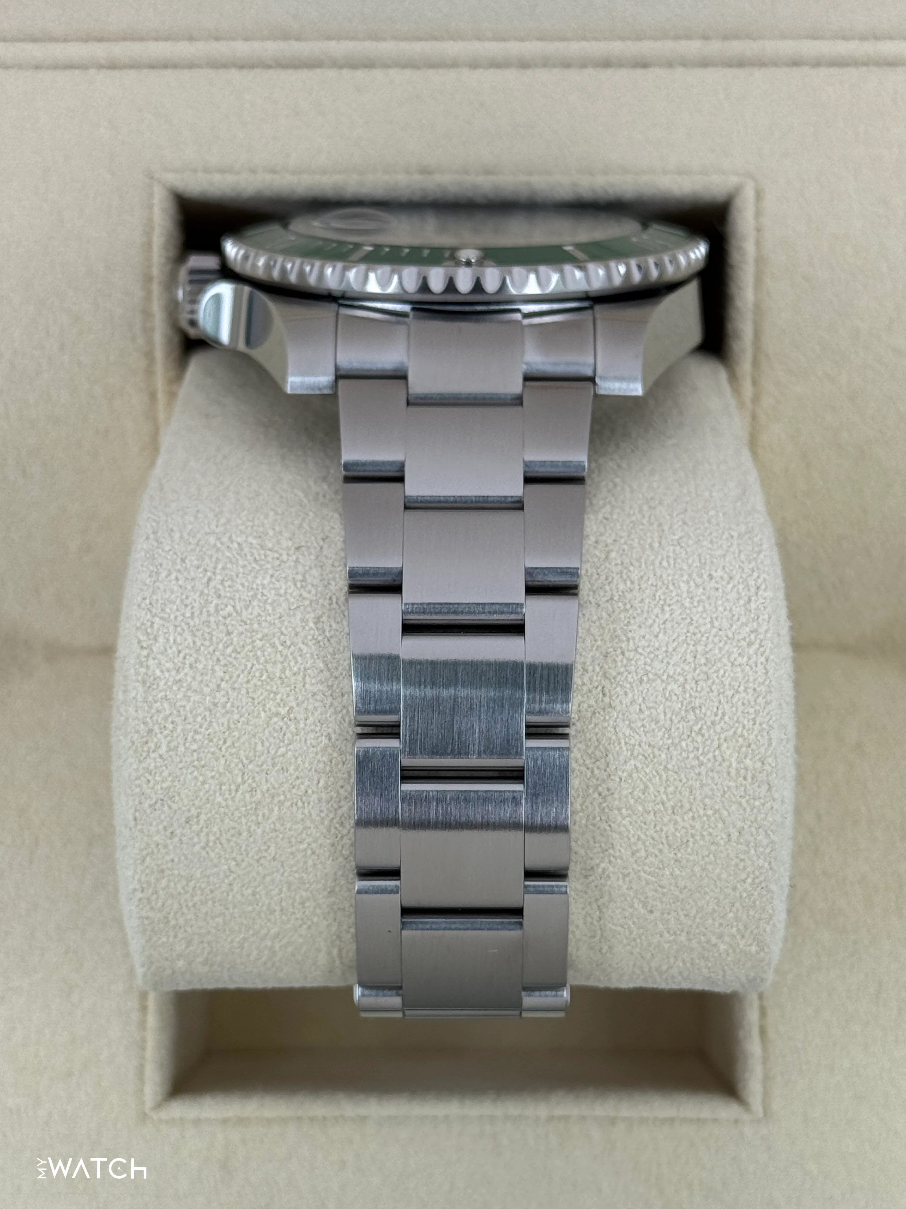 2018 Rolex Submariner “Hulk” 40mm 116610LV Green Dial - Image 4