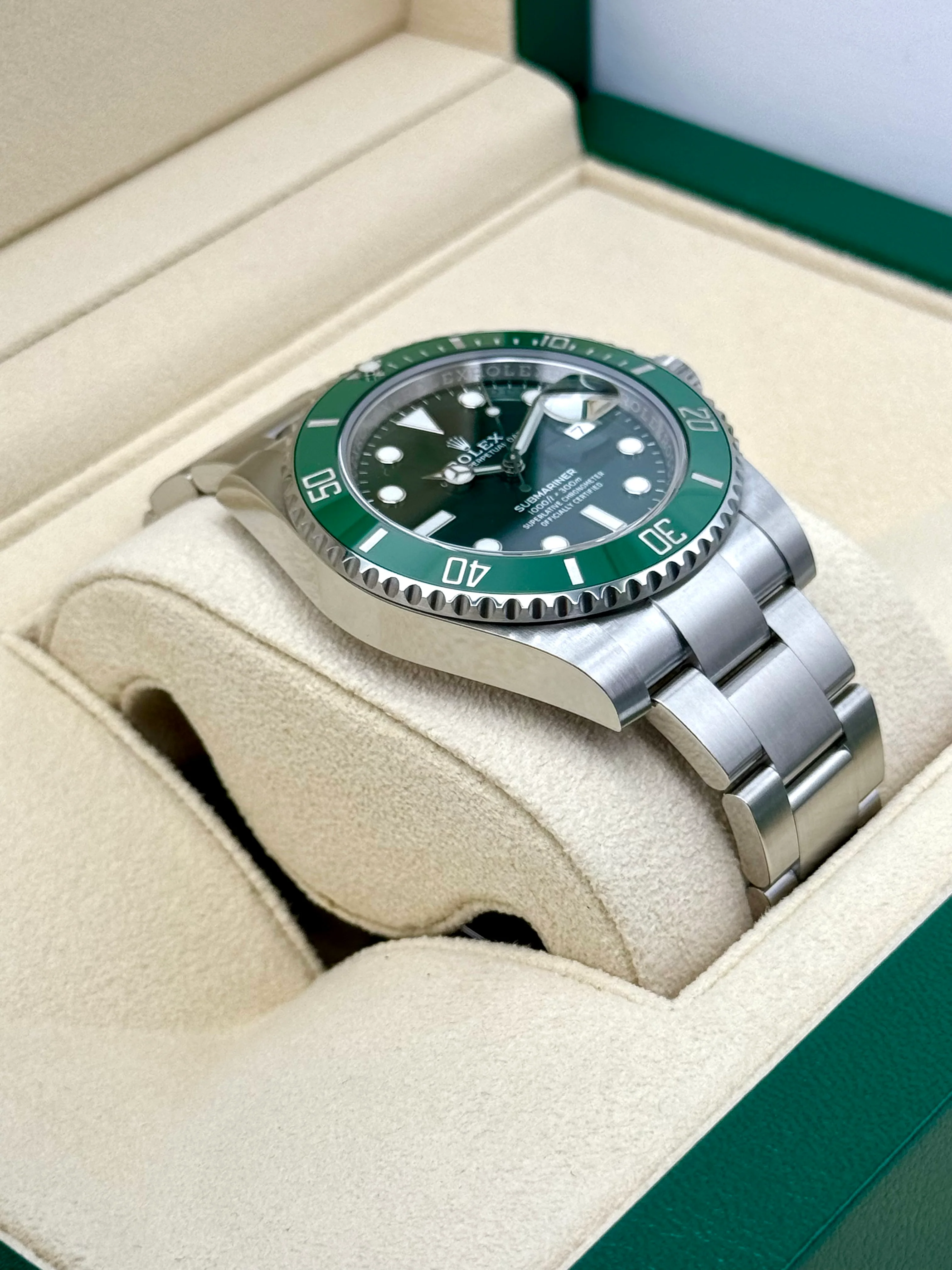 2018 Rolex Submariner “Hulk” 40mm 116610LV Green Dial - Image 6