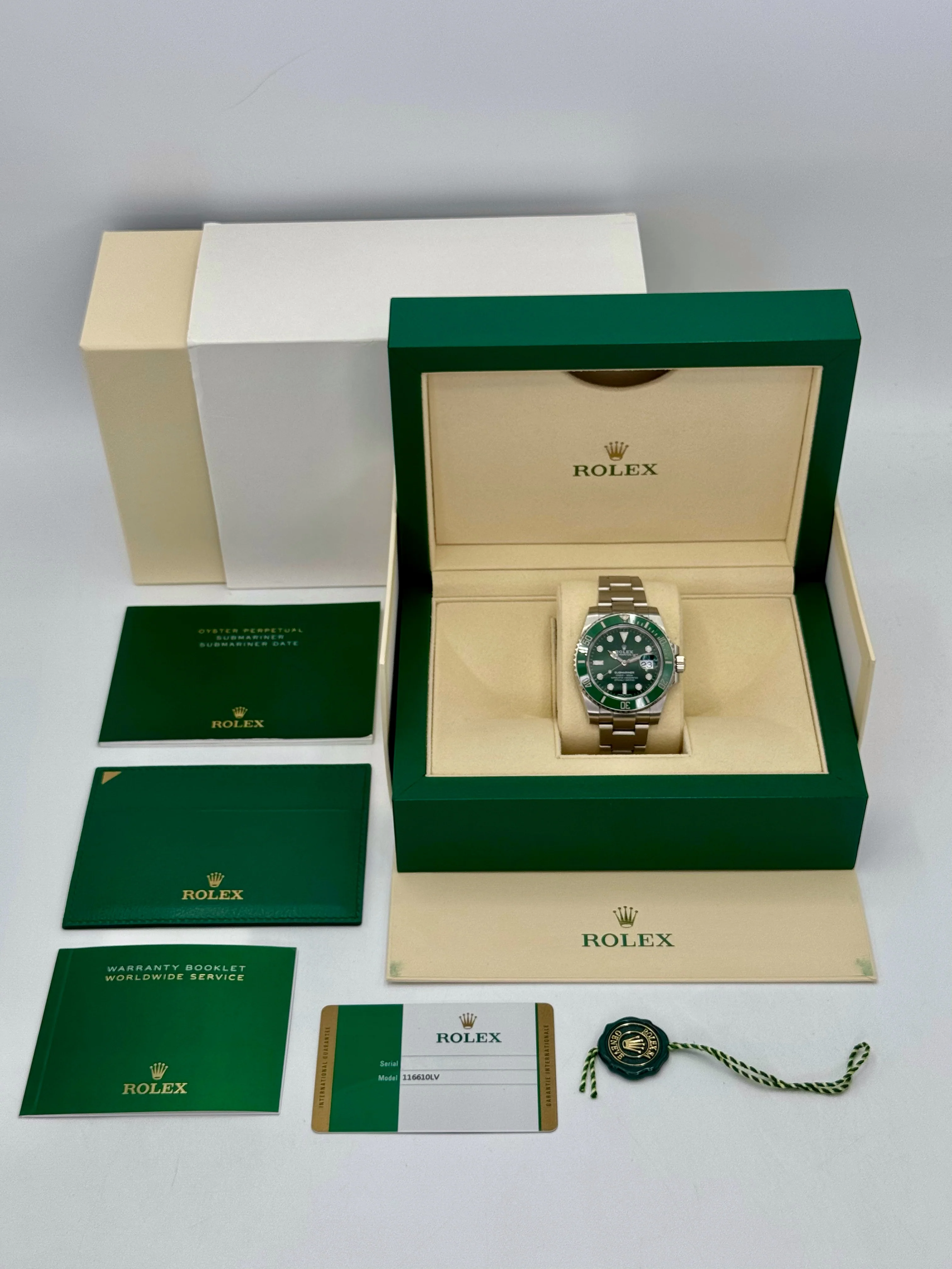 2019 Rolex Submariner “Hulk” 40mm 116610LV Green Dial - Image 10