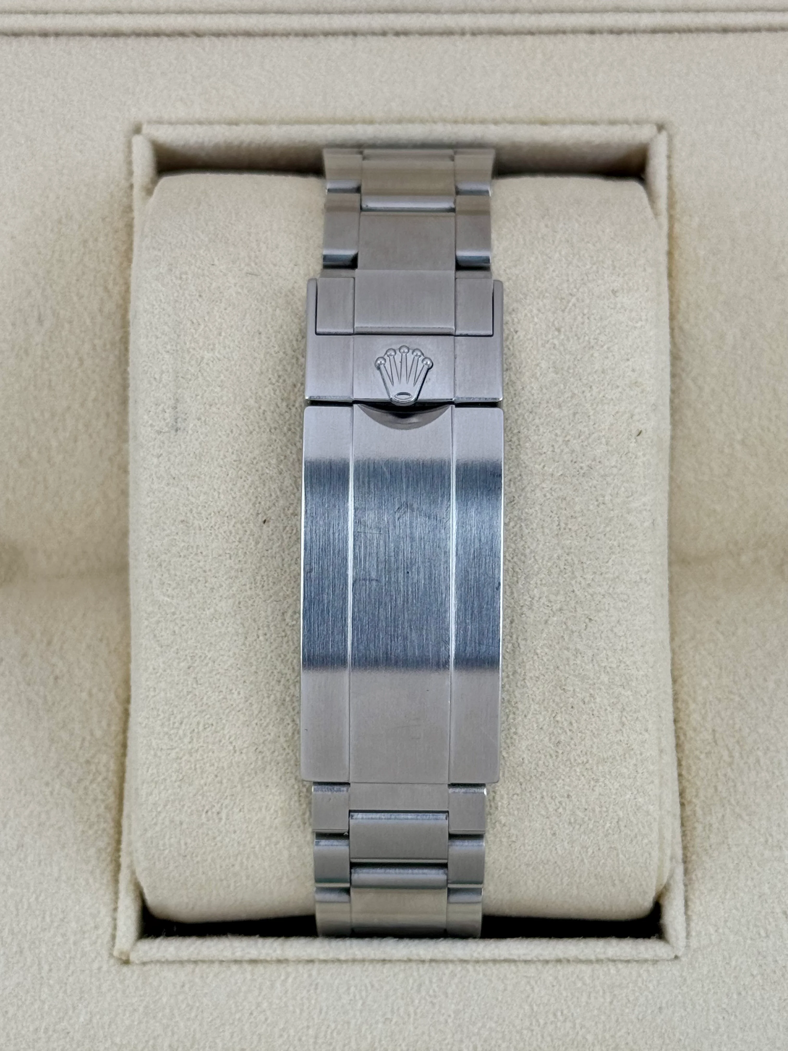 2019 Rolex Submariner “Hulk” 40mm 116610LV Green Dial - Image 2