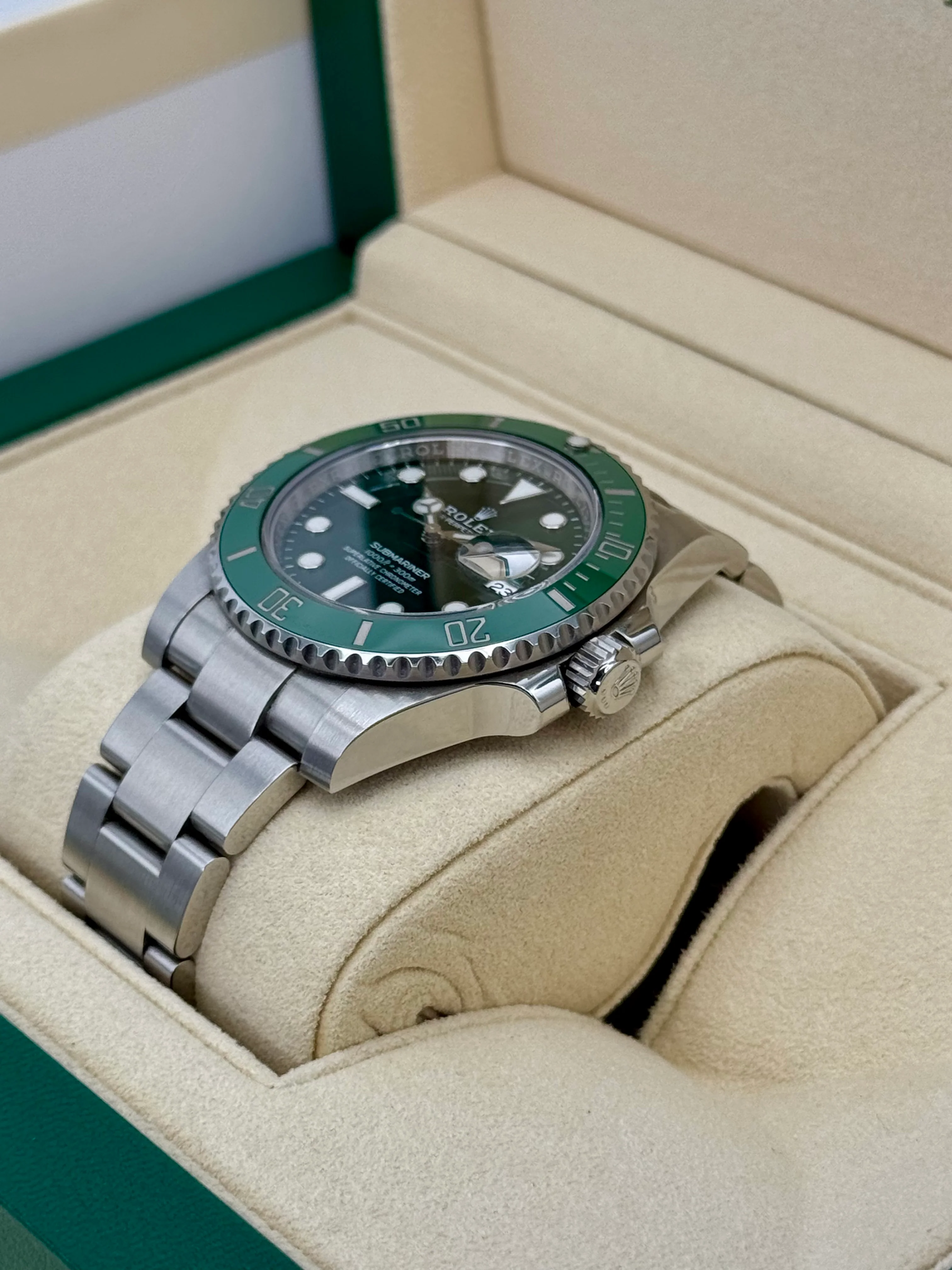 2019 Rolex Submariner “Hulk” 40mm 116610LV Green Dial - Image 5