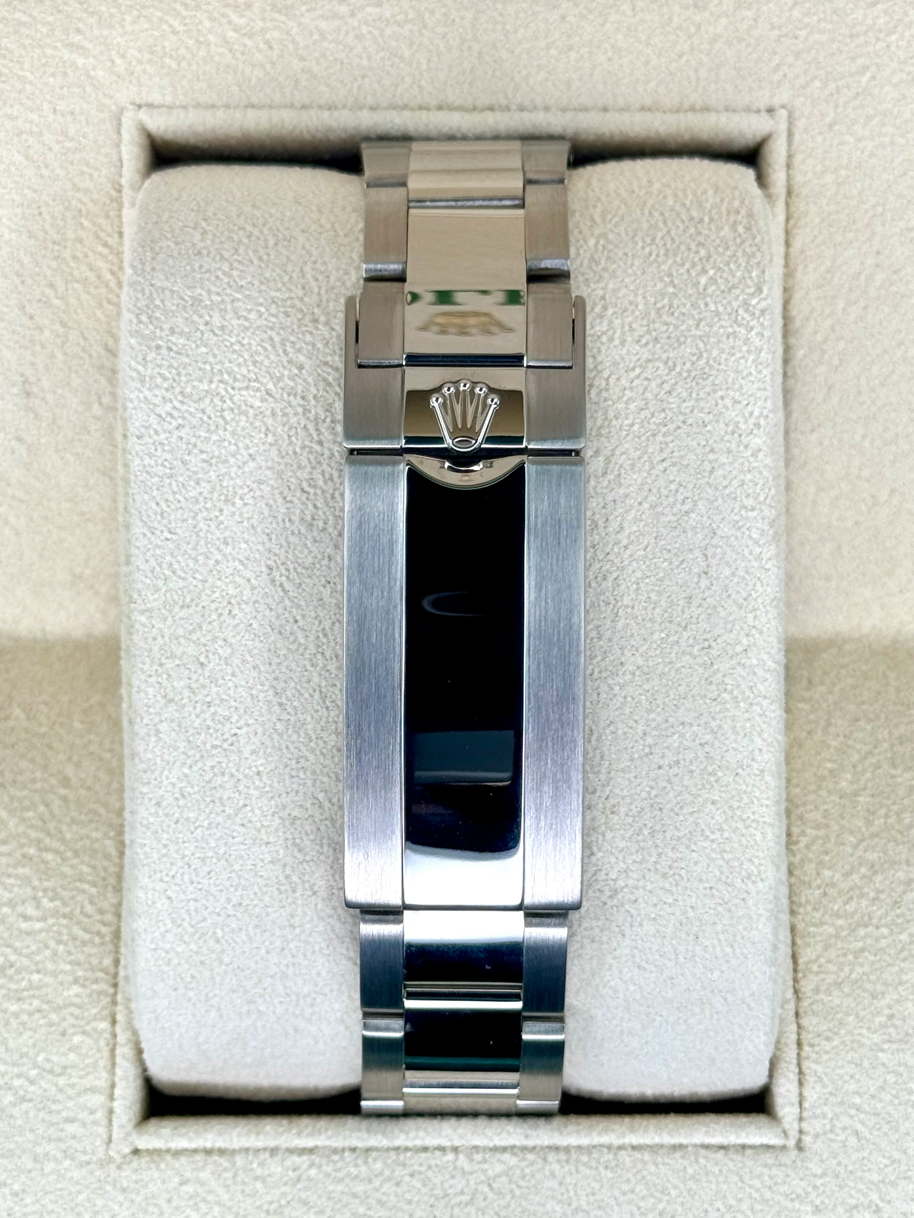 2018 Rolex Submariner "Smurf" 40mm 116619LB White Gold Blue Dial - Image 2