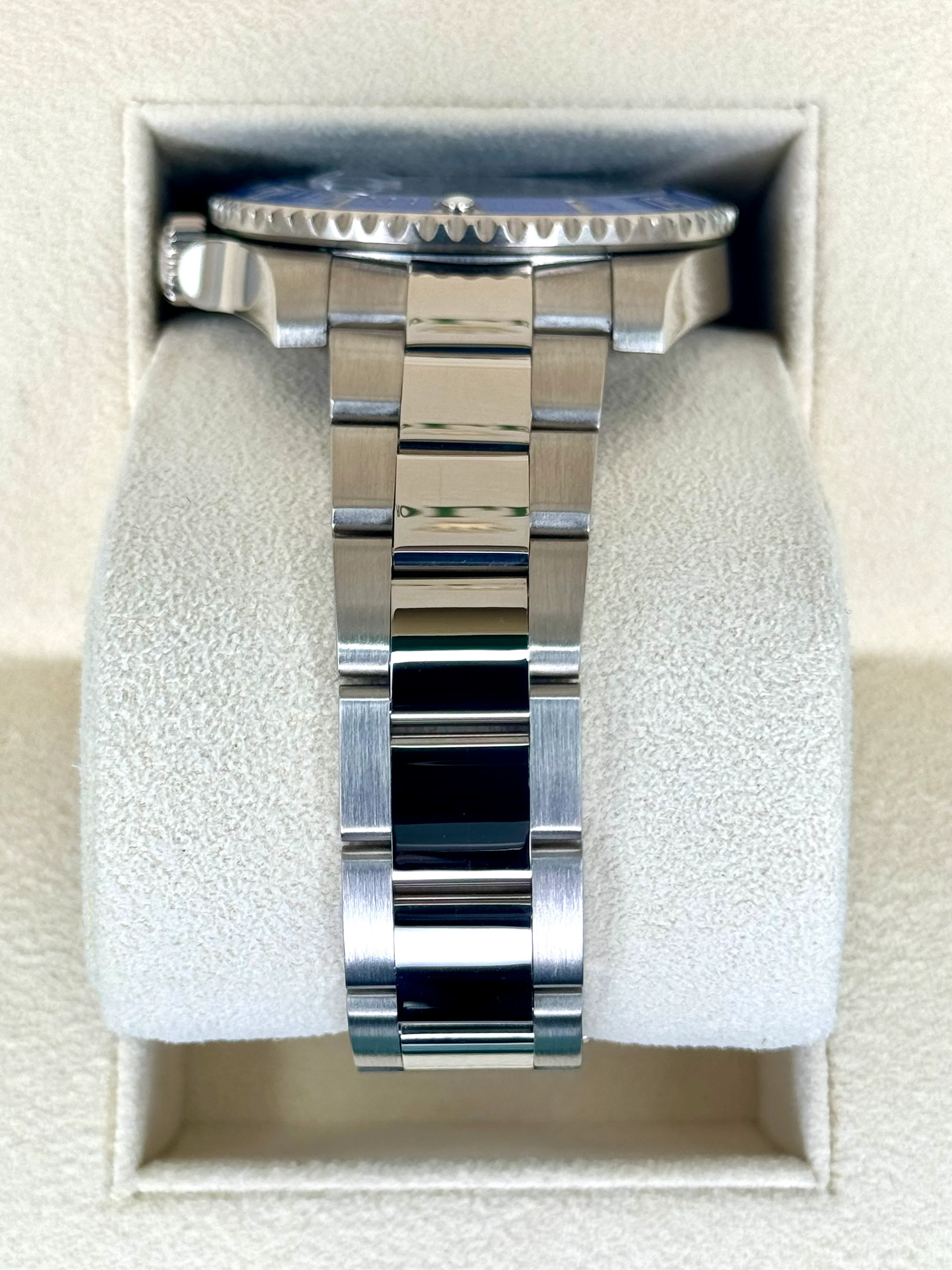 2018 Rolex Submariner "Smurf" 40mm 116619LB White Gold Blue Dial - Image 4