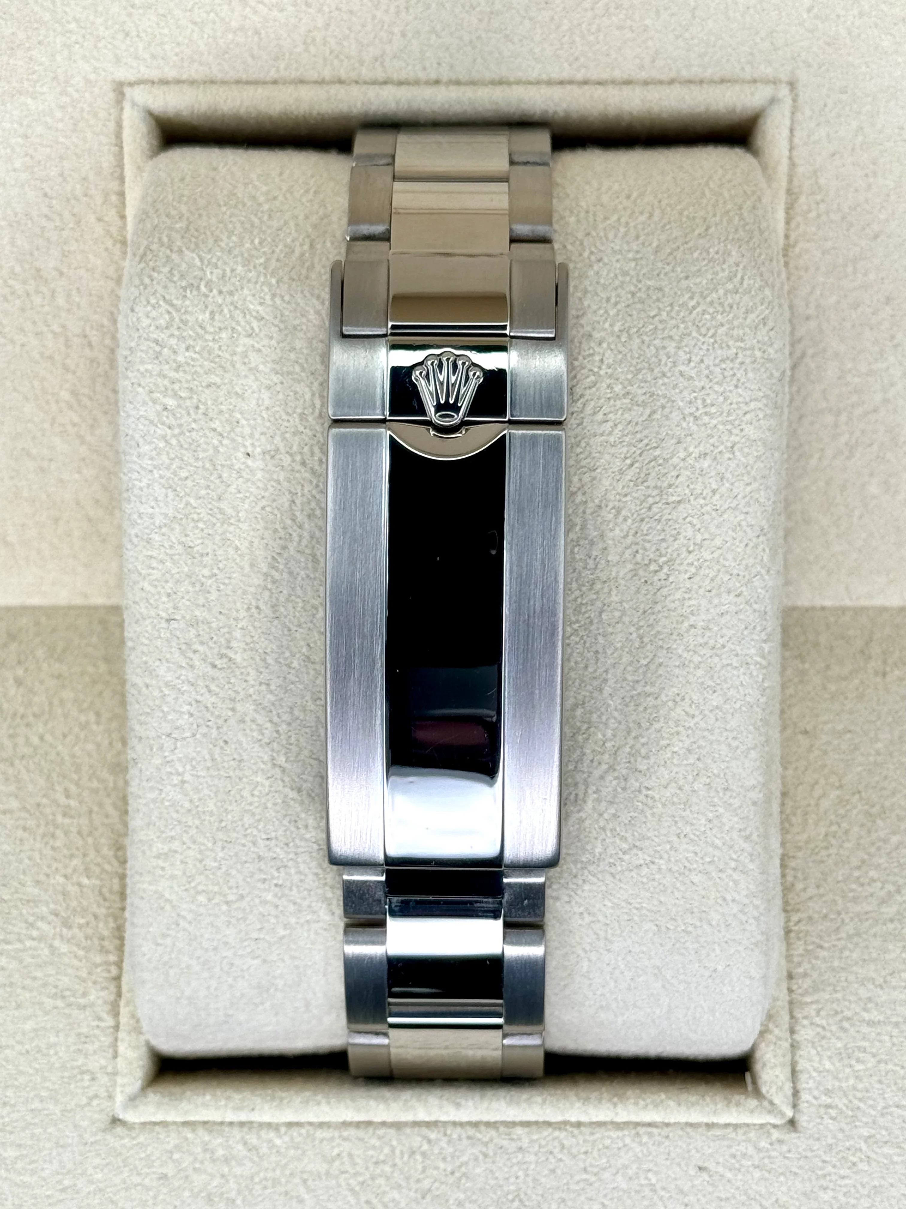 2018 Rolex Submariner "Smurf" 40mm 116619LB White Gold Blue Dial - Image 2