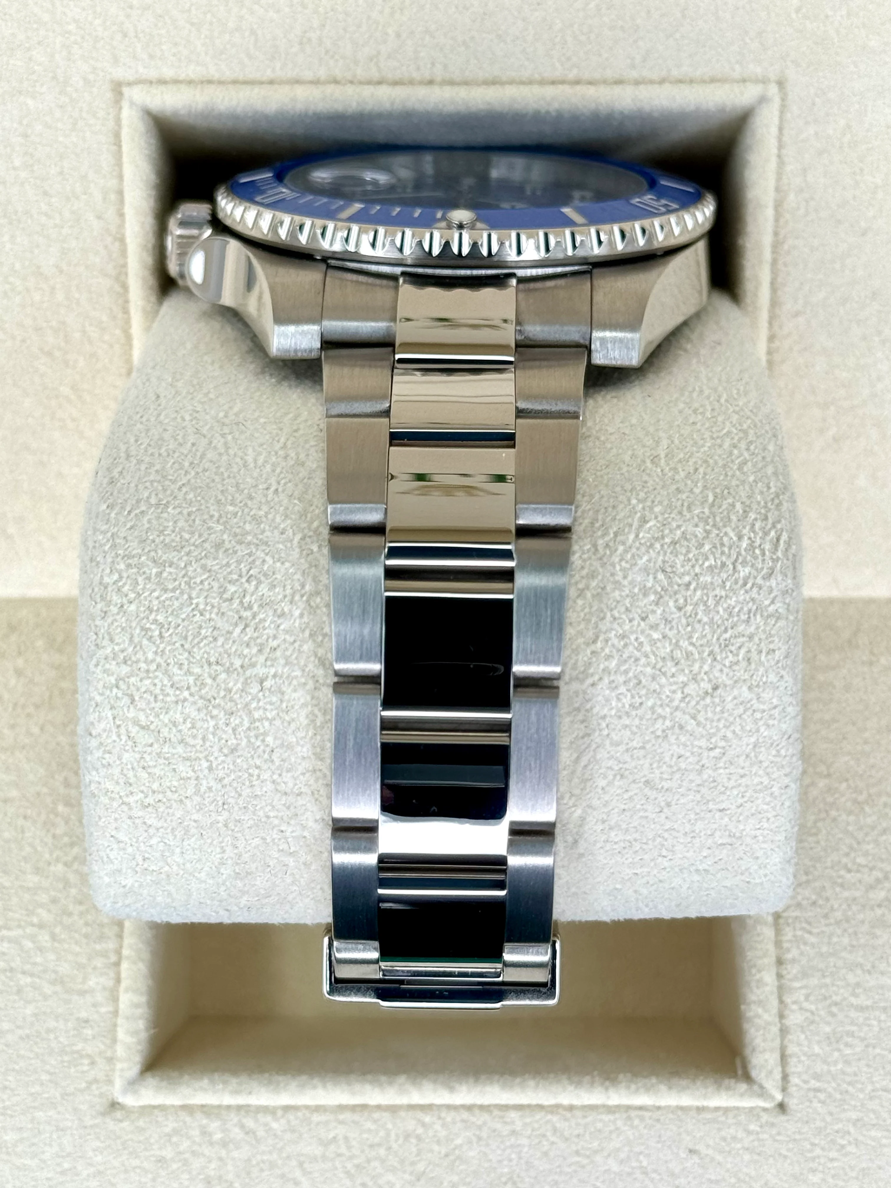2018 Rolex Submariner "Smurf" 40mm 116619LB White Gold Blue Dial - Image 4