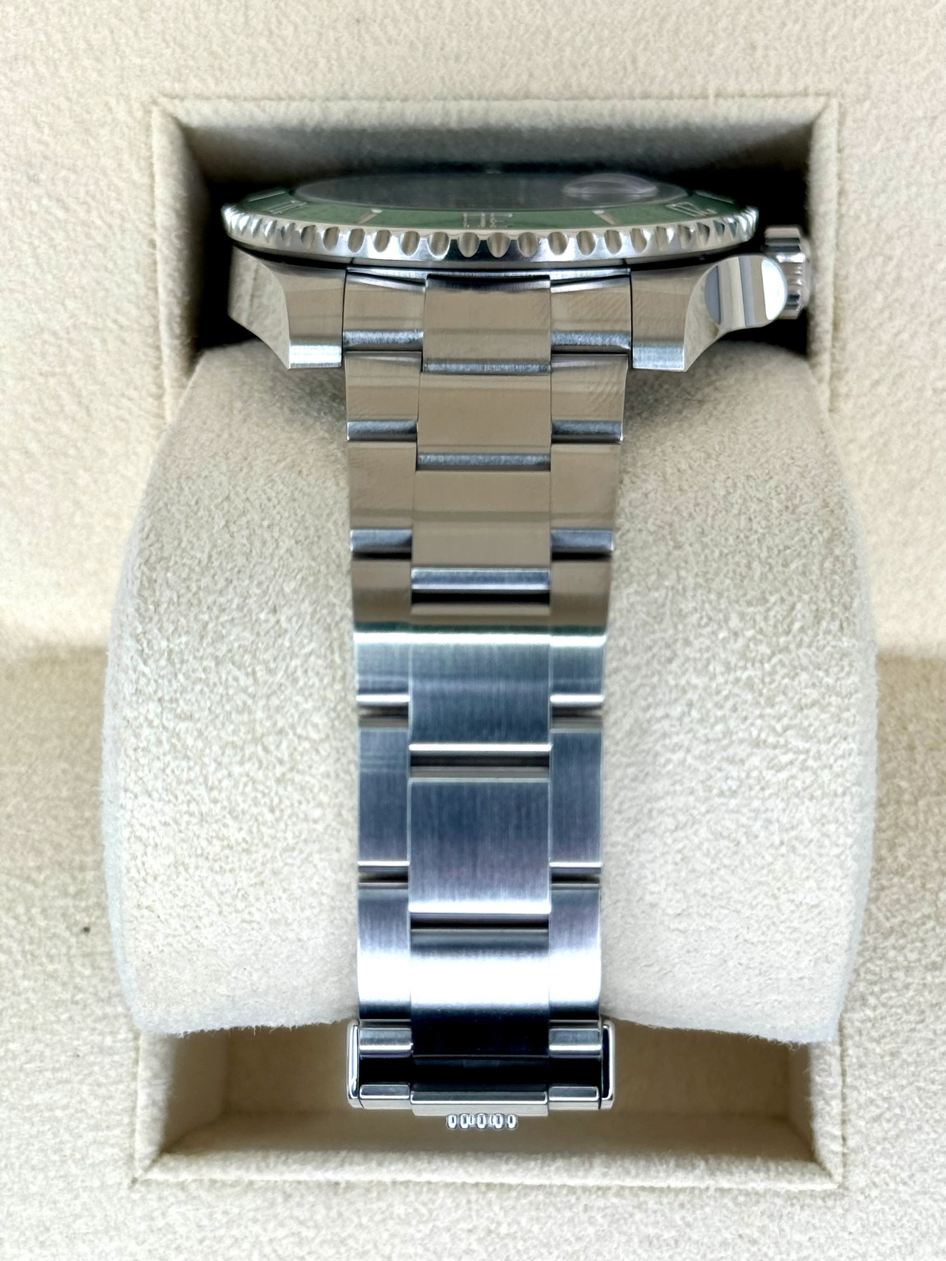 2018 Rolex Submariner “Hulk” 40mm 116610LV Green Dial - Image 3