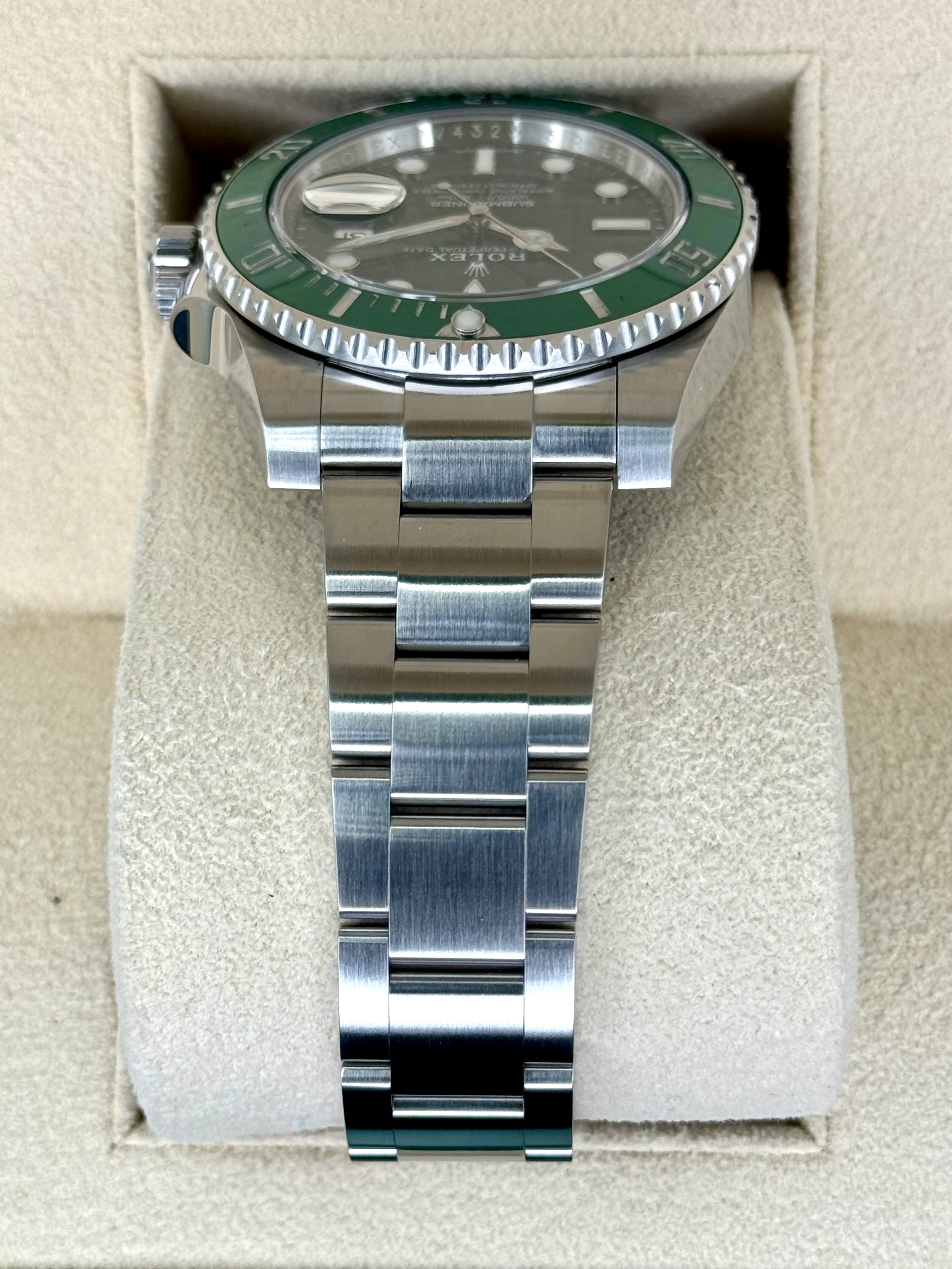 2018 Rolex Submariner “Hulk” 40mm 116610LV Green Dial - Image 4