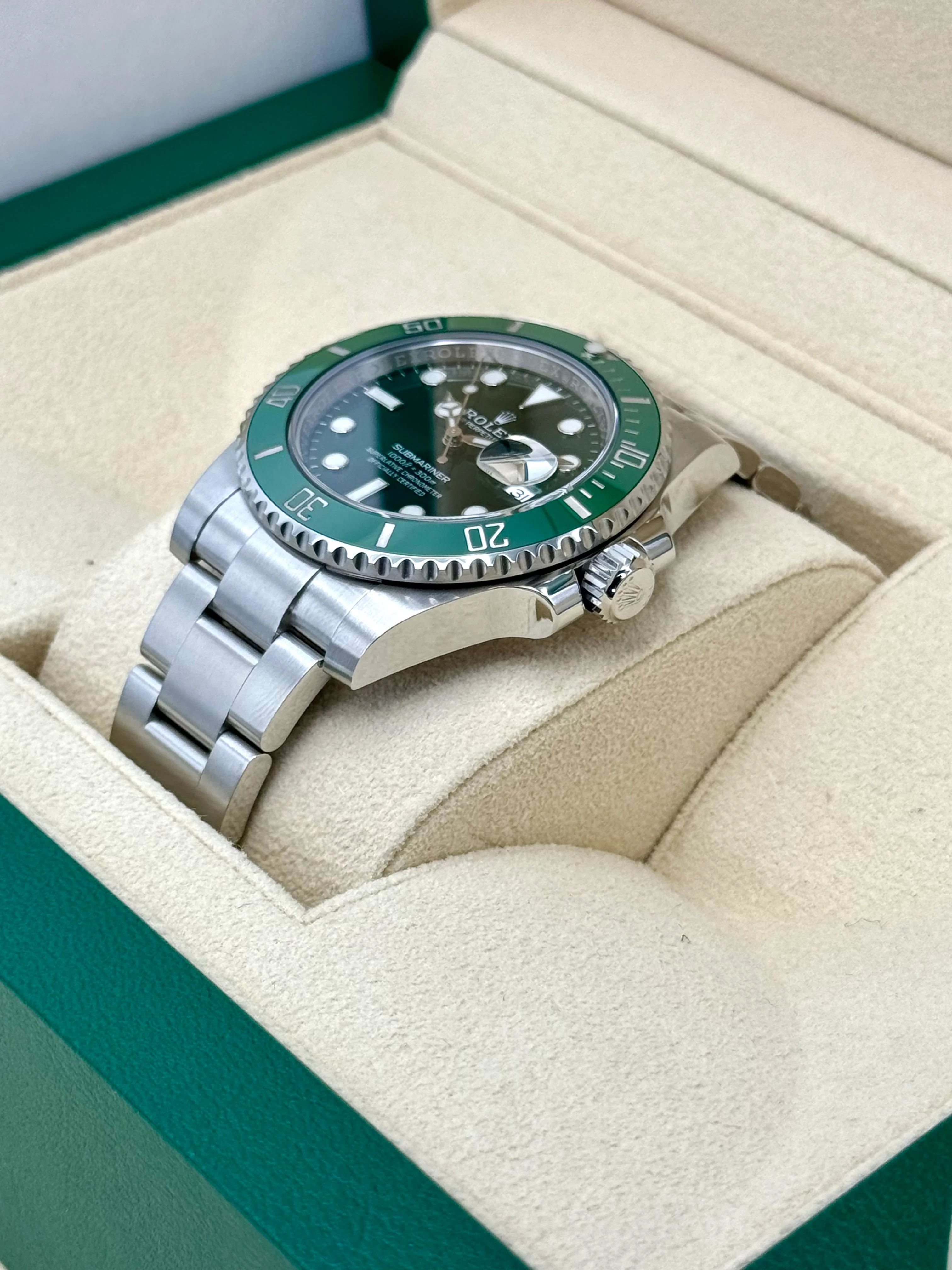2018 Rolex Submariner “Hulk” 40mm 116610LV Green Dial - Image 5