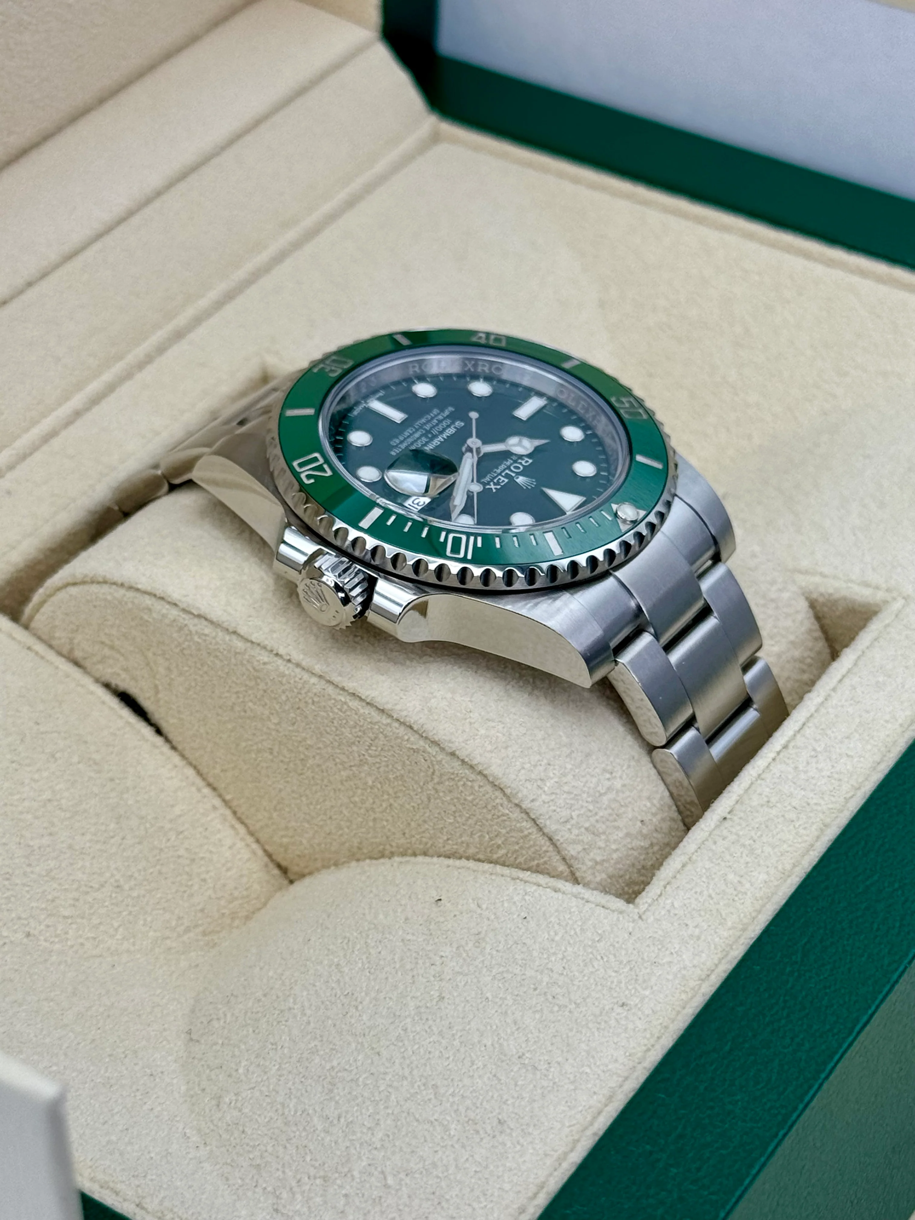 2018 Rolex Submariner “Hulk” 40mm 116610LV Green Dial - Image 8