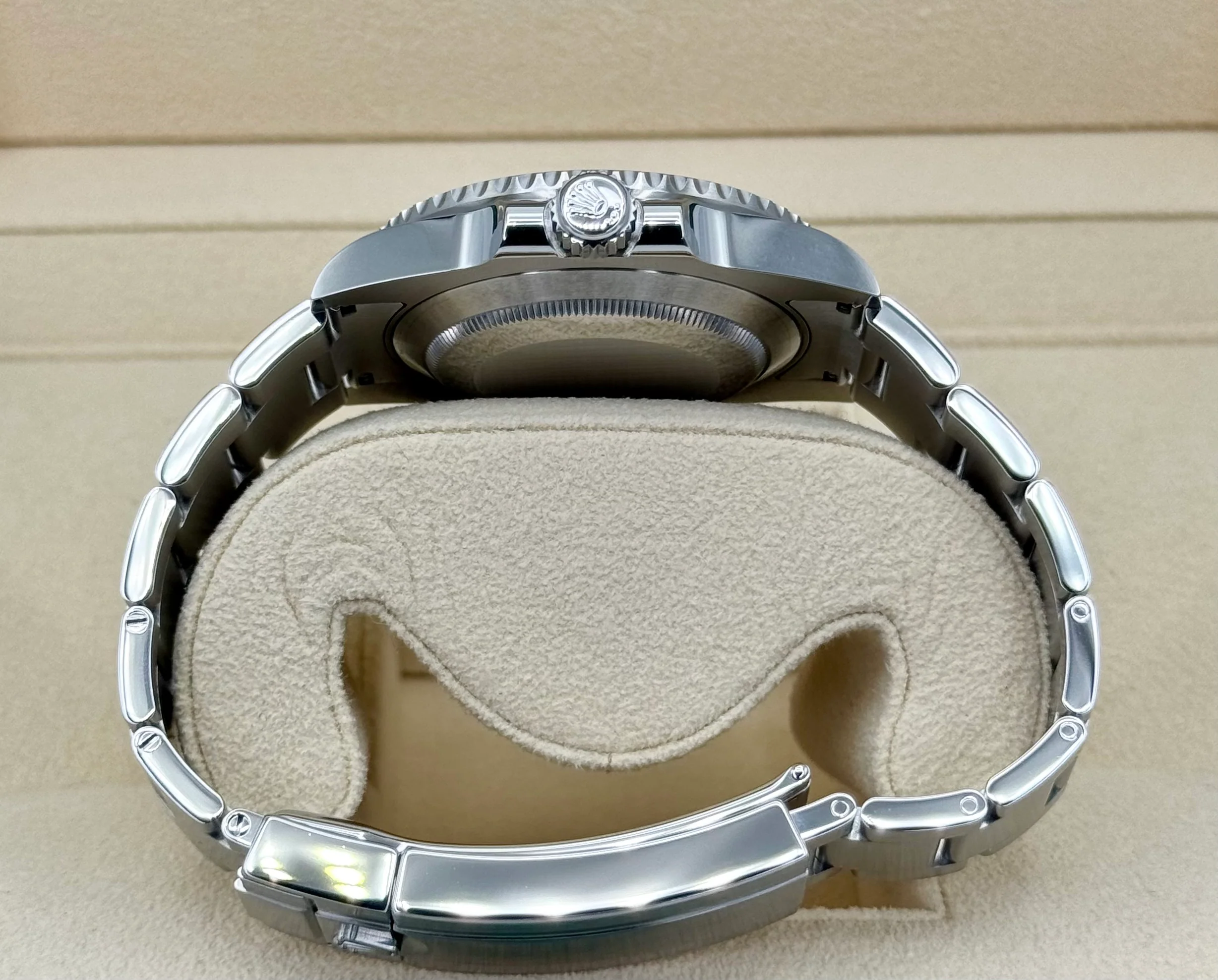 2018 Rolex Submariner “Hulk” 40mm 116610LV Green Dial - Image 9