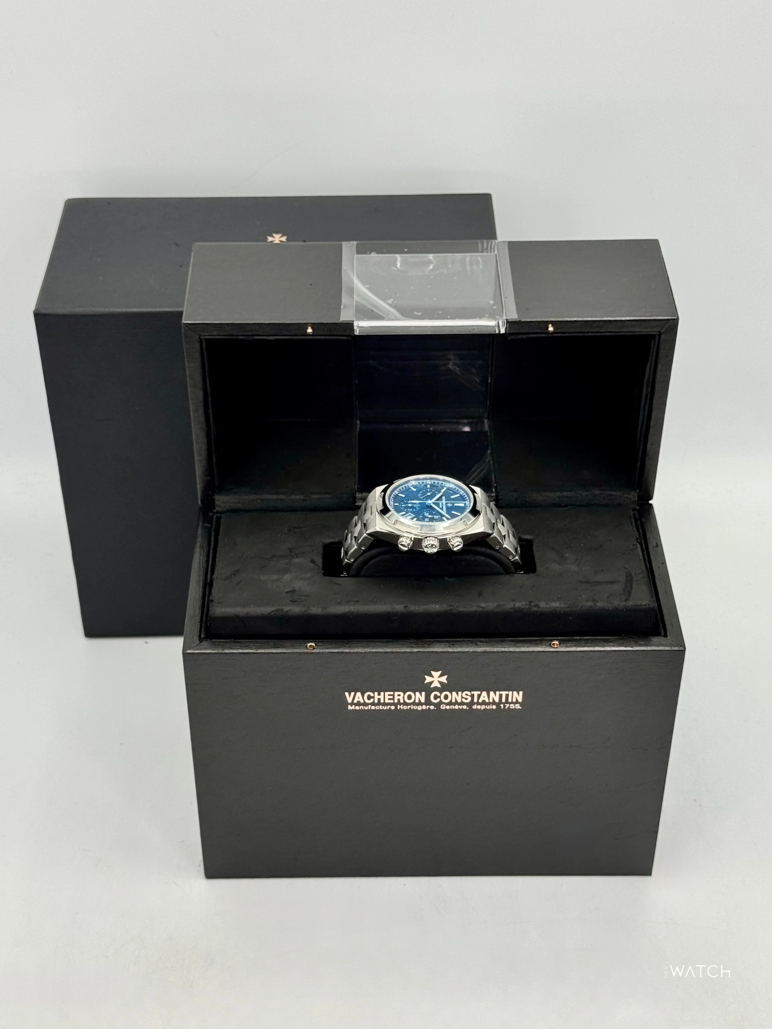 2018 Vacheron Constantin Overseas 42.5mm 5500V Stainless Blue Dial - Image 10