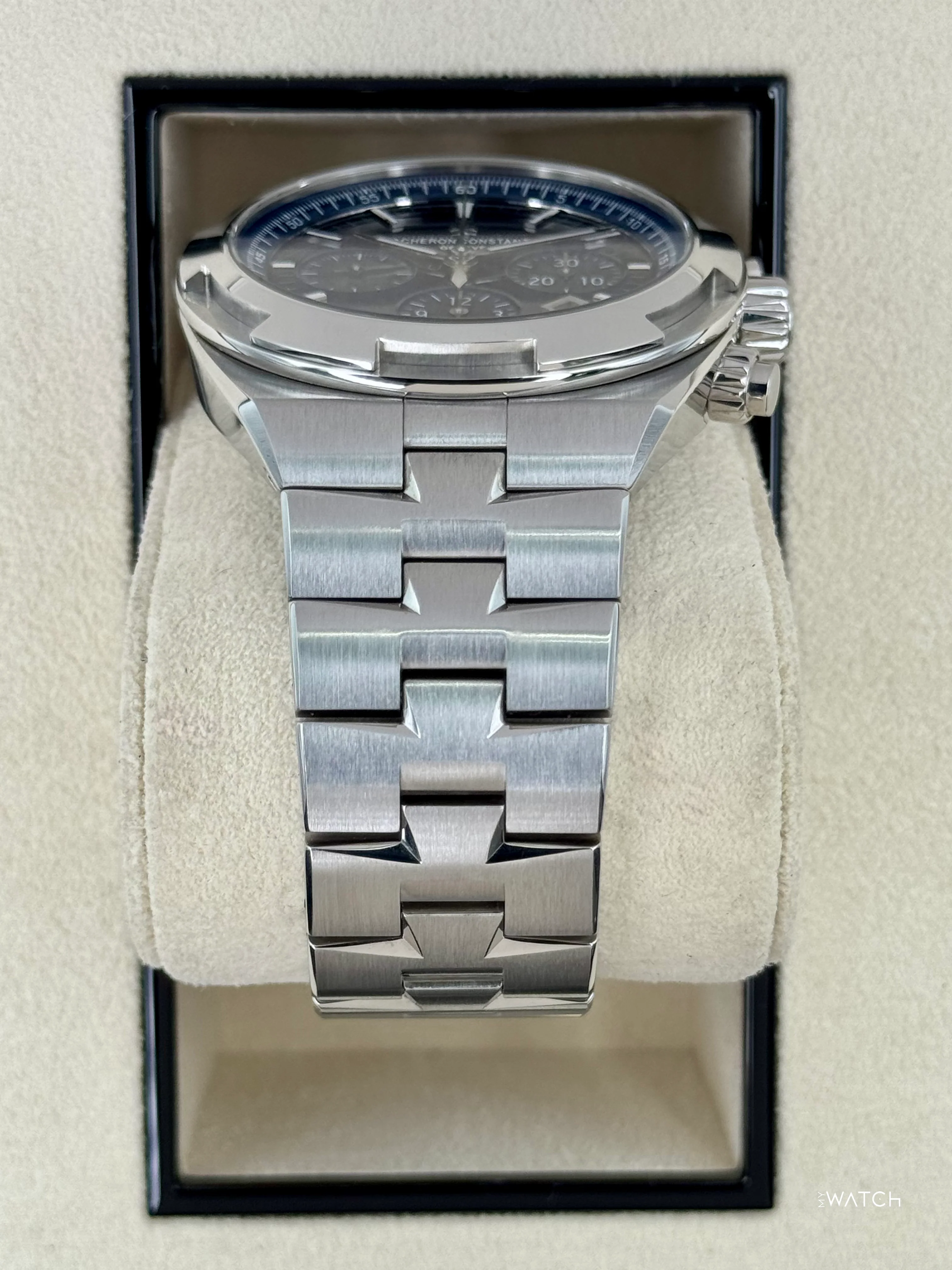 2018 Vacheron Constantin Overseas 42.5mm 5500V Stainless Blue Dial - Image 3