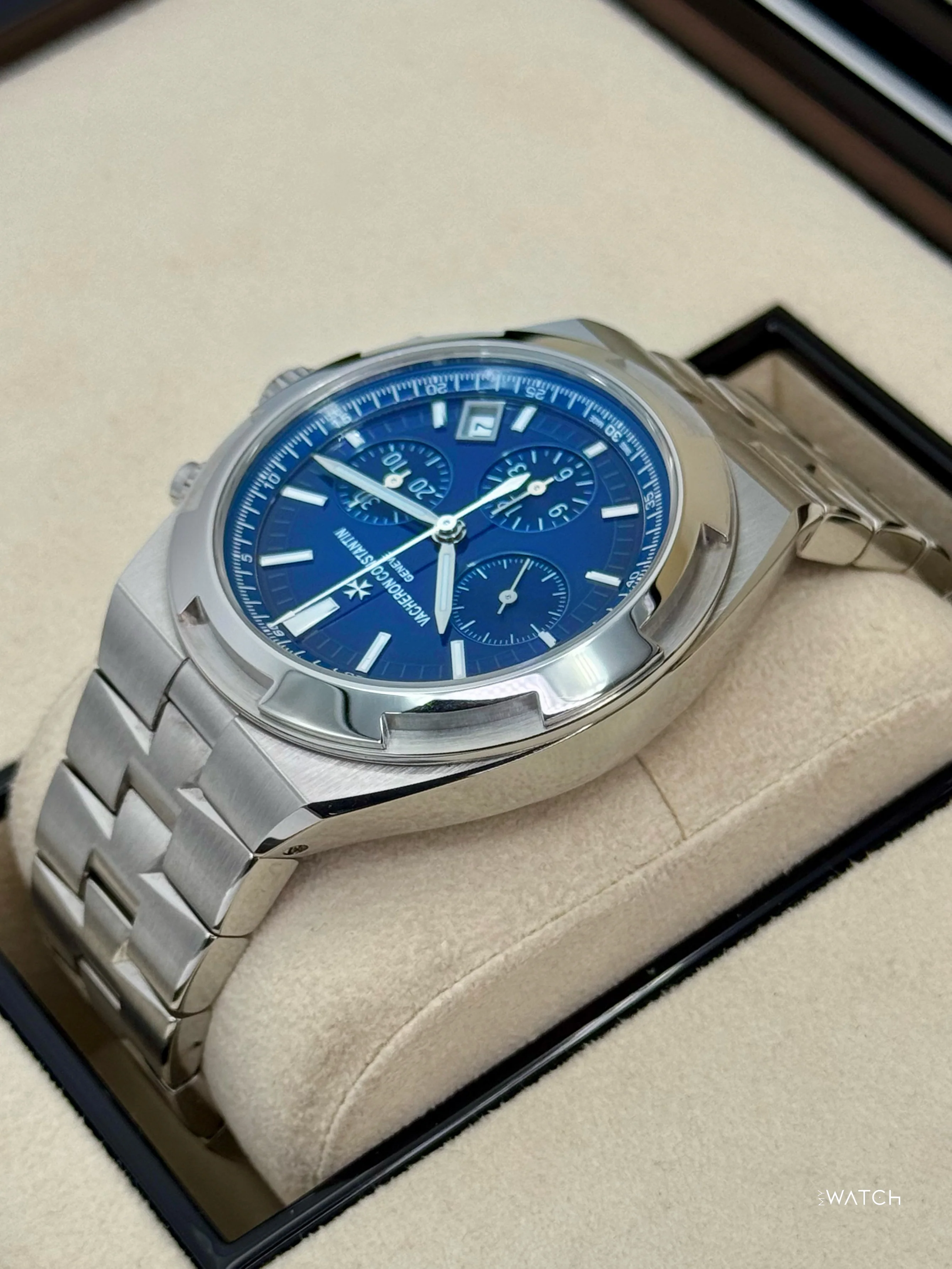 2018 Vacheron Constantin Overseas 42.5mm 5500V Stainless Blue Dial - Image 7