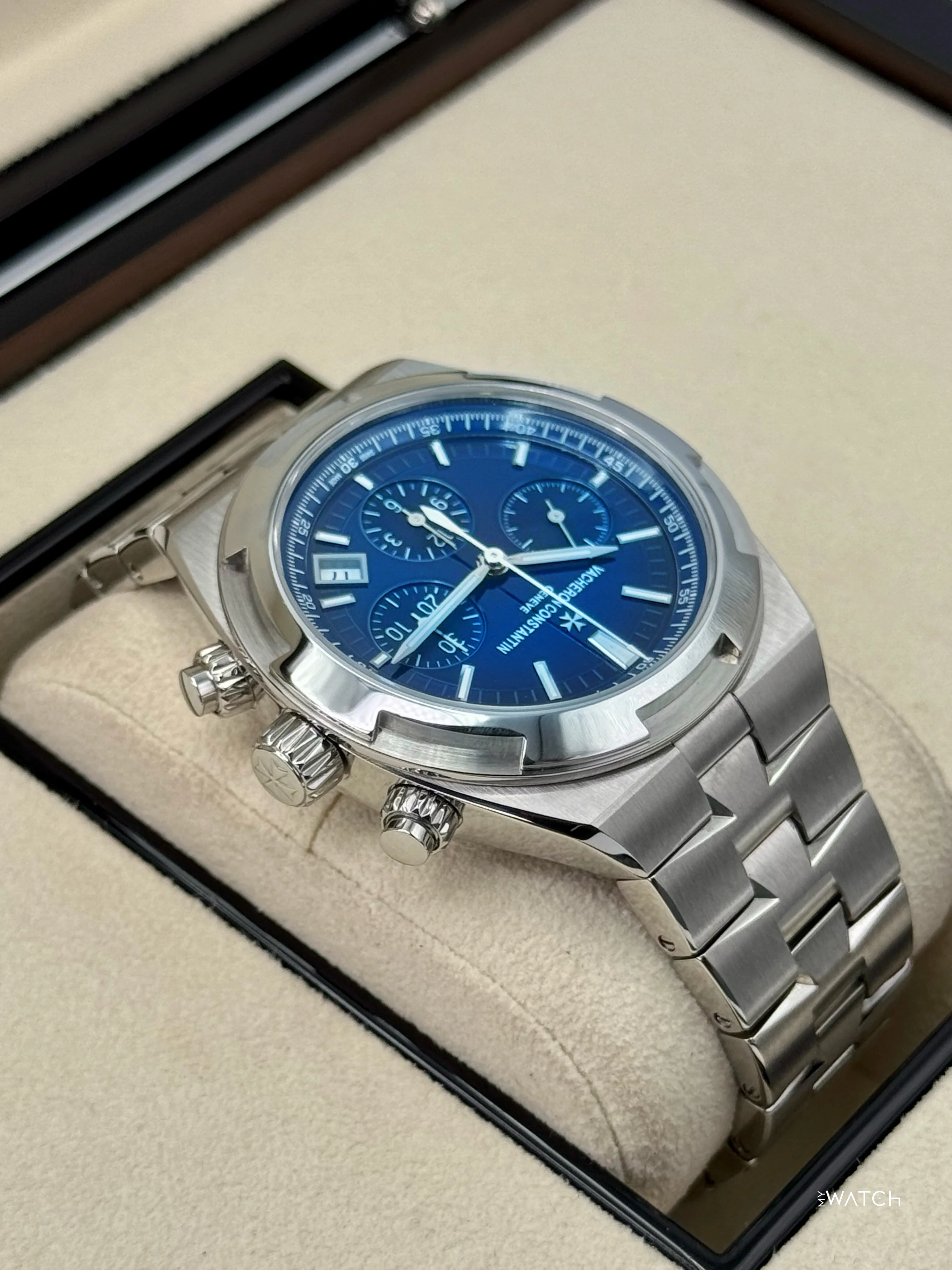 2018 Vacheron Constantin Overseas 42.5mm 5500V Stainless Blue Dial - Image 8