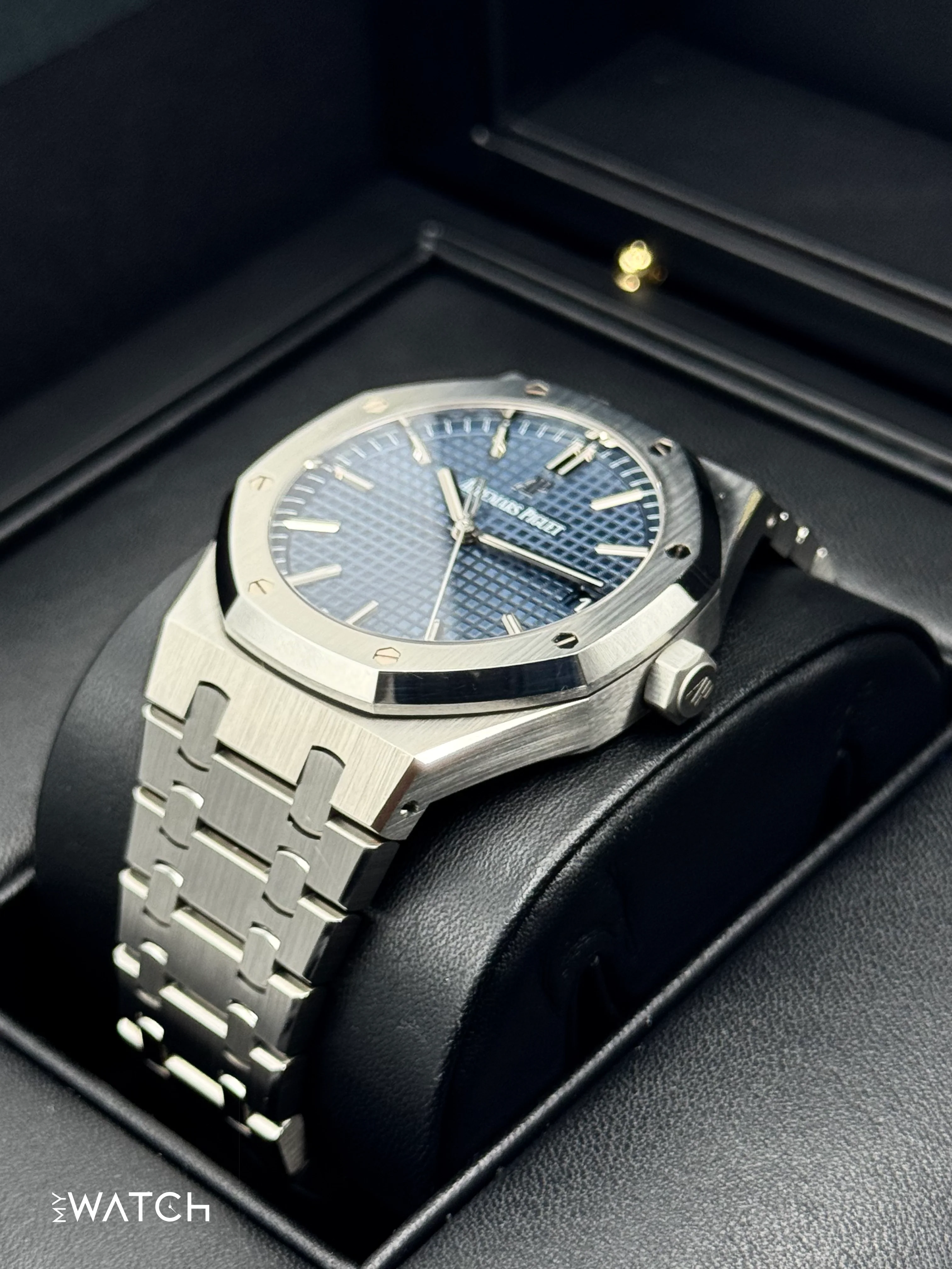2019 Audemars Piguet Royal Oak 41mm 15500ST Blue Dial - Image 5