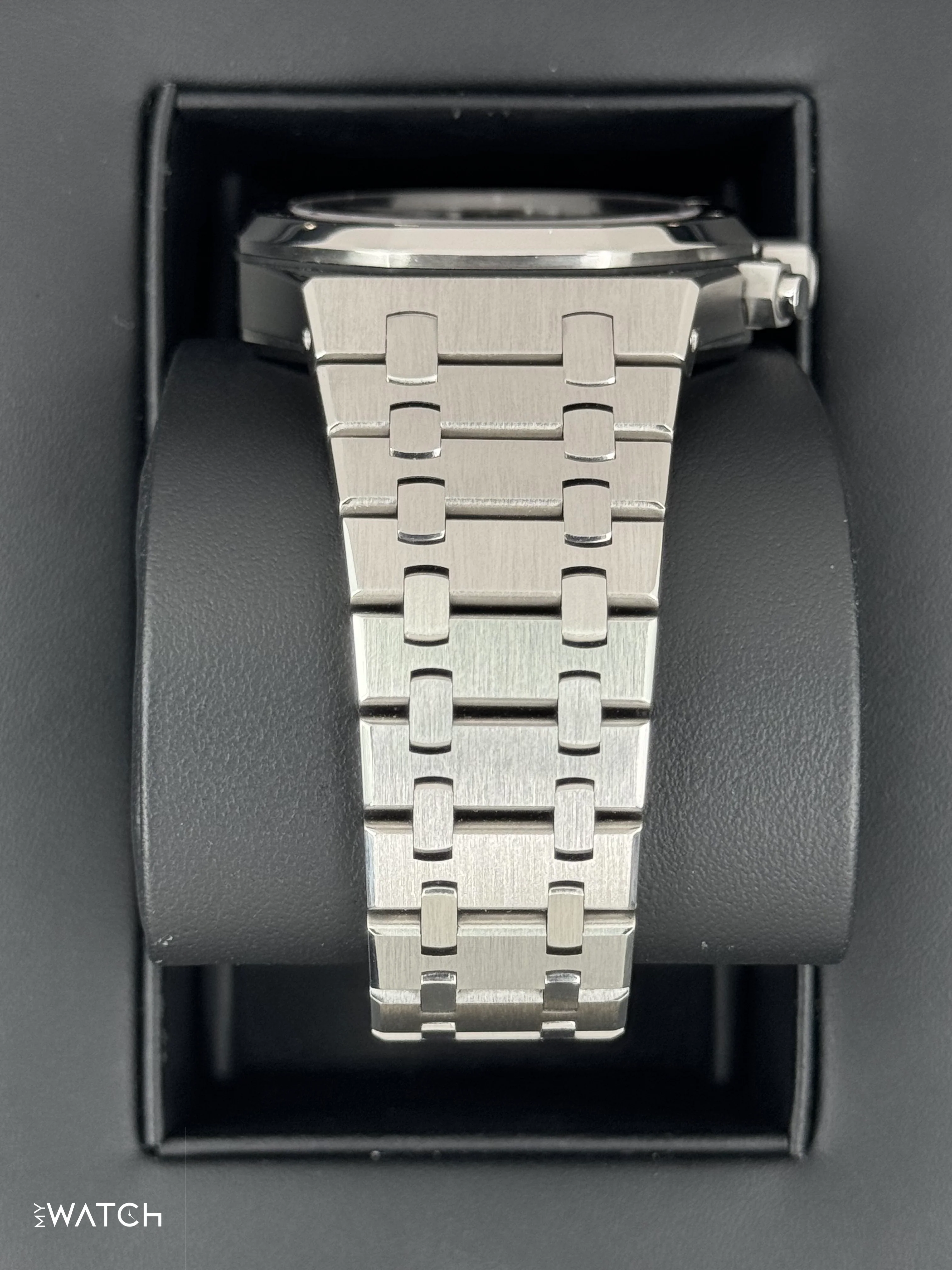 2019 Audemars Piguet Royal Oak 41mm 26331ST Chronograph Blue Dial - Image 3