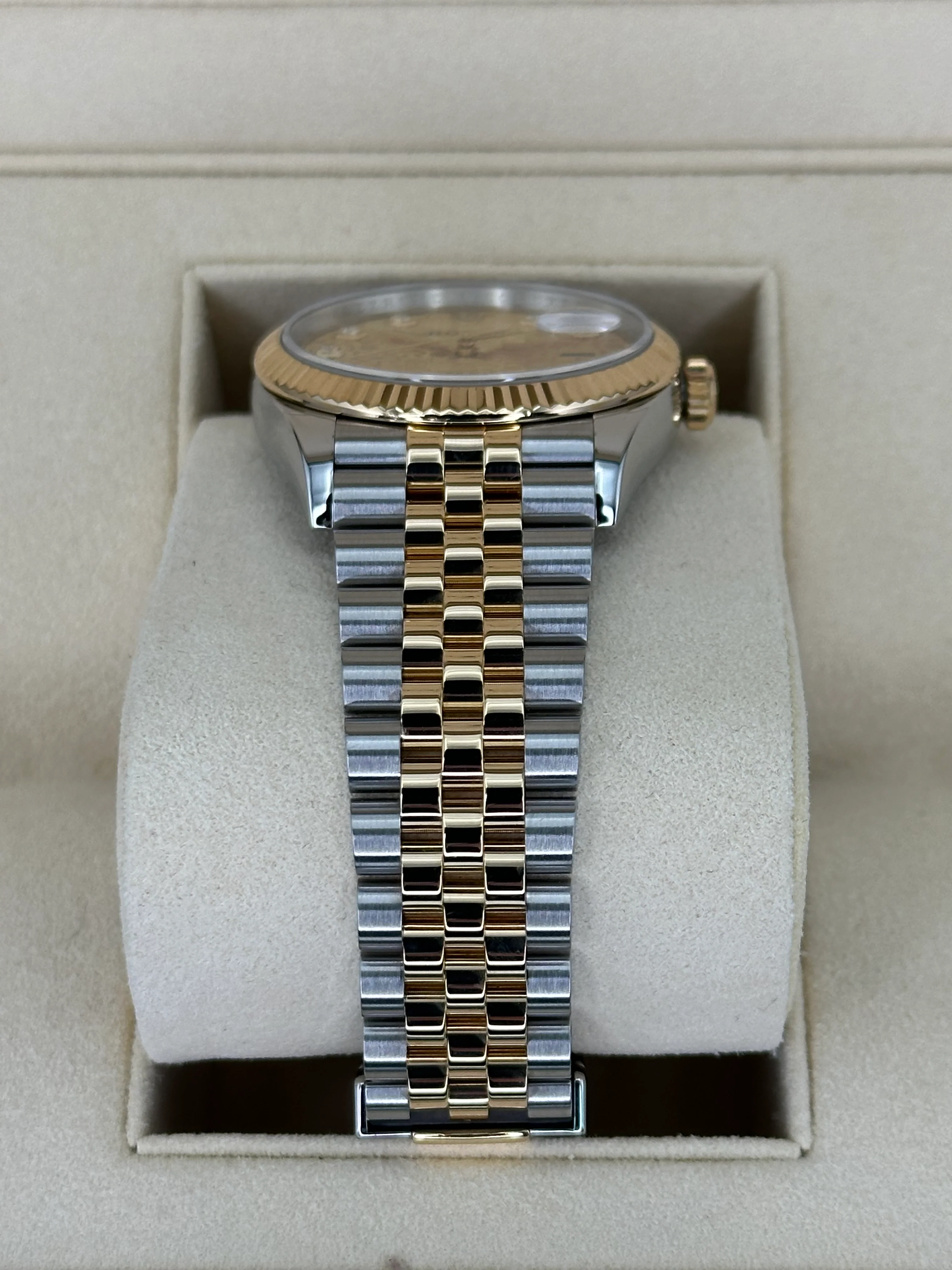 2019 Datejust 36mm 126233 Two-Tone Jubilee 10 Diamond Anniversary Dial - Image 3
