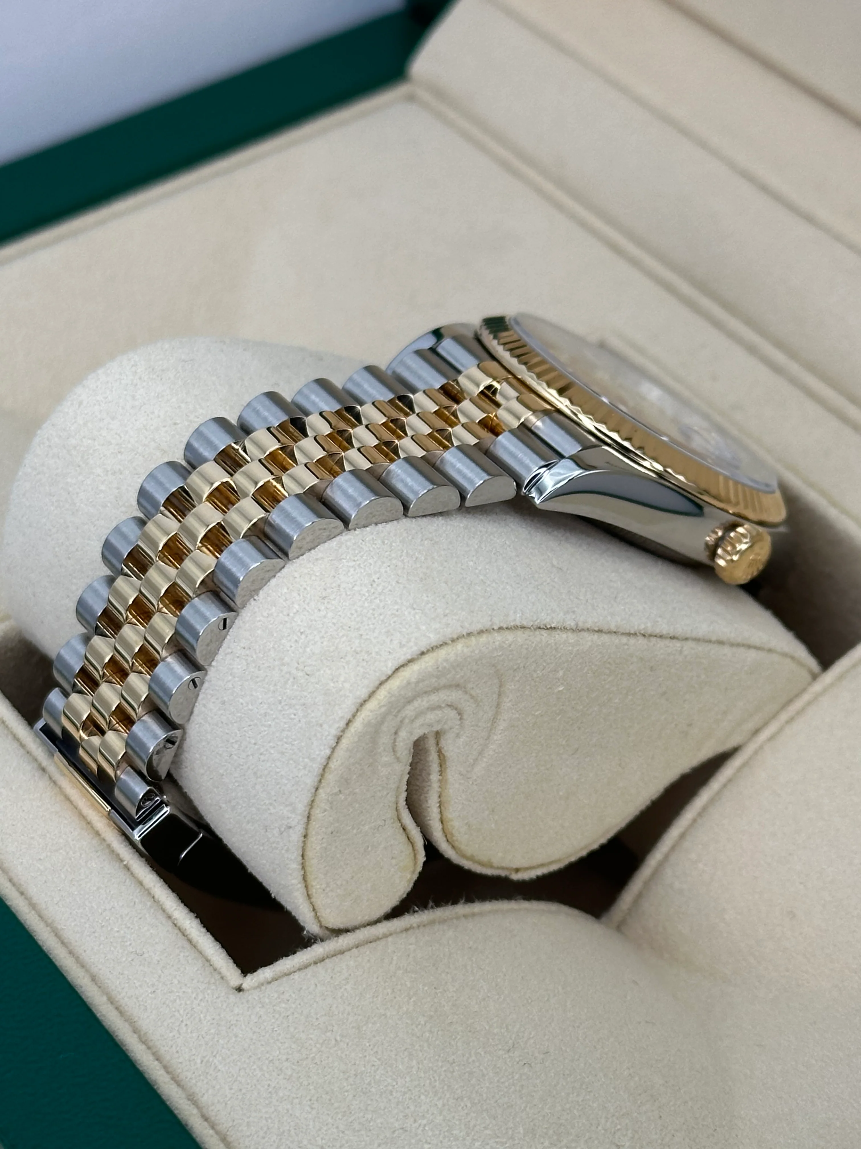 2019 Datejust 36mm 126233 Two-Tone Jubilee 10 Diamond Anniversary Dial - Image 5
