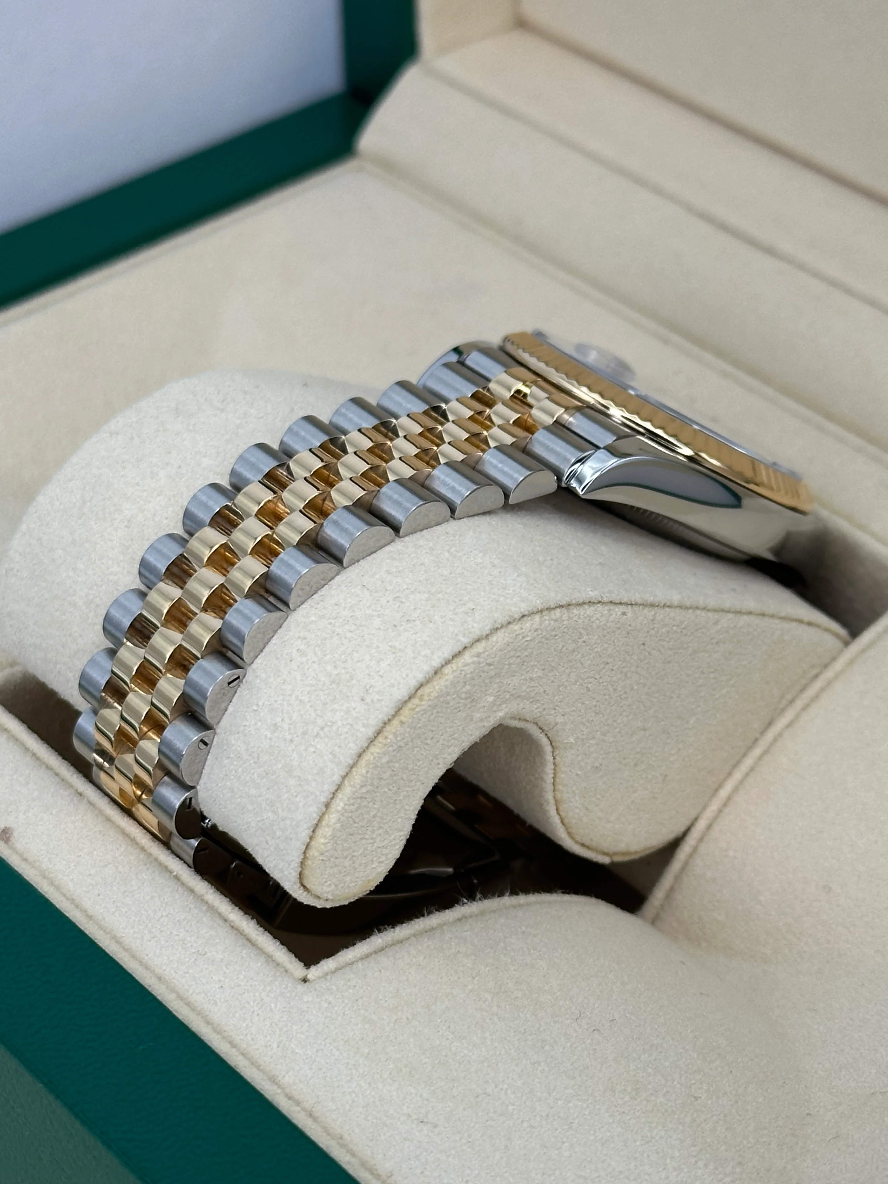 2019 Datejust 36mm 126233 Two-Tone Jubilee 10 Diamond Anniversary Dial - Image 7