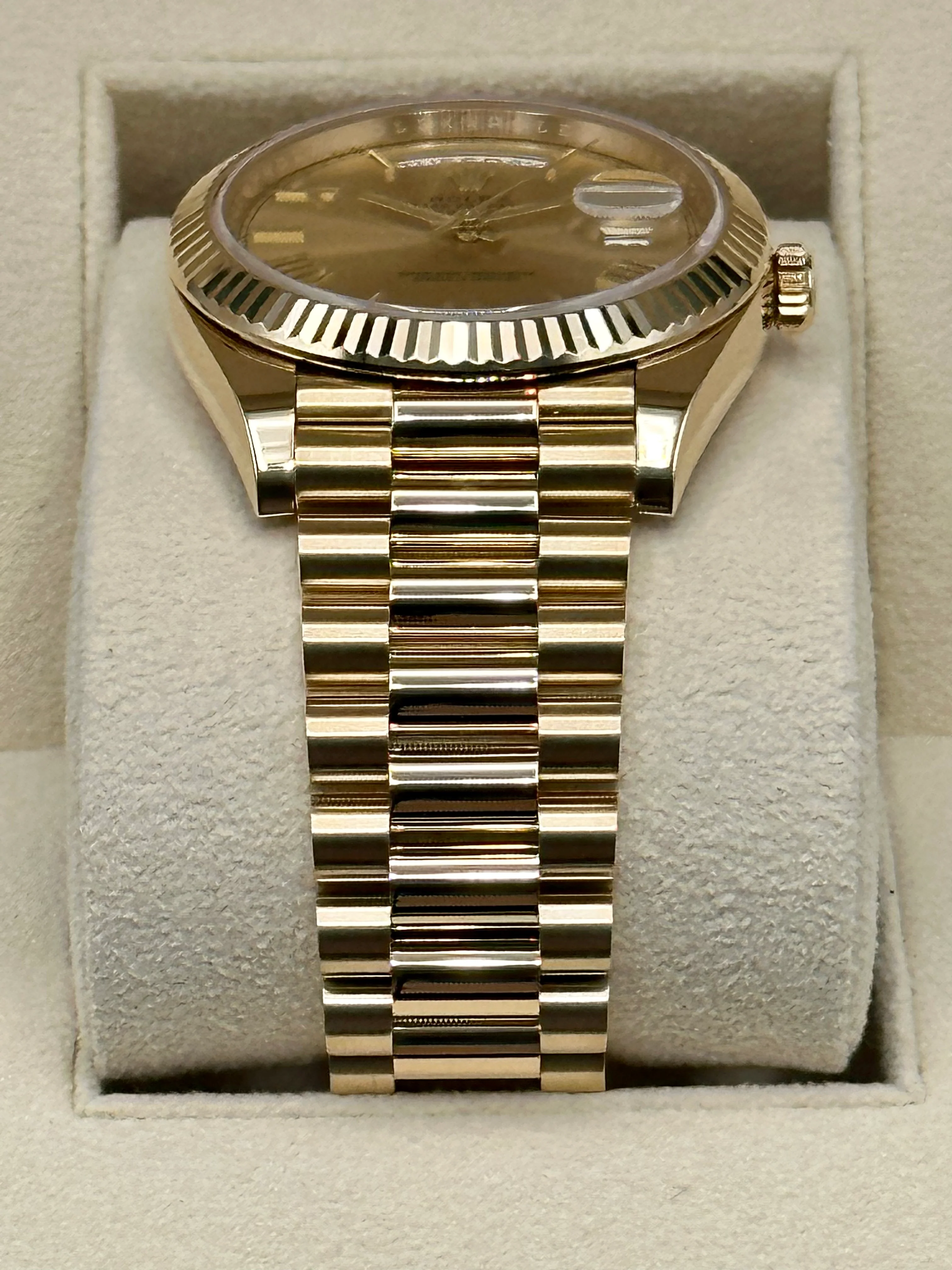 2019 Rolex Day-Date 40mm 228238 Presidential Champagne Dial - Image 4
