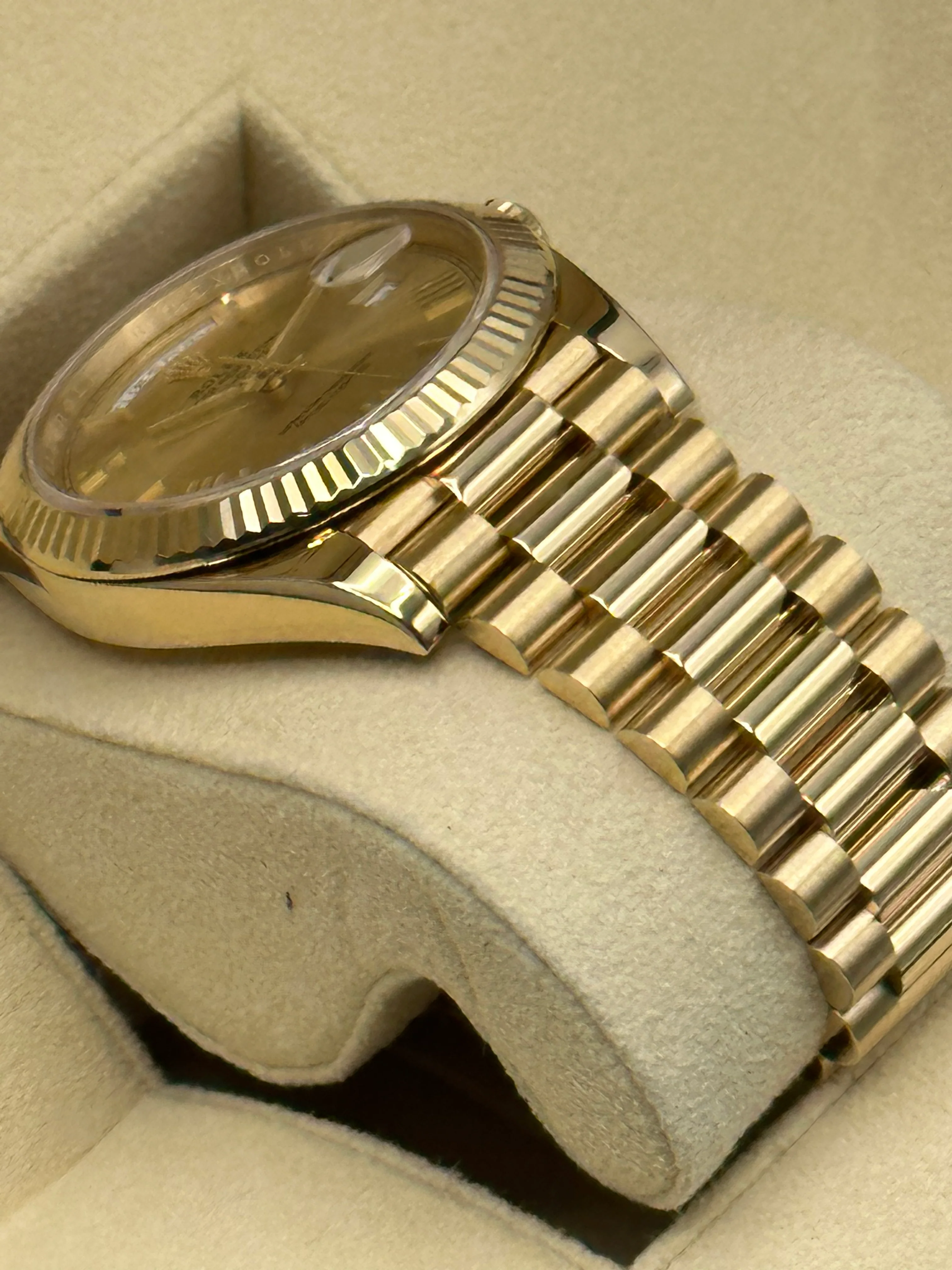 2019 Rolex Day-Date 40mm 228238 Presidential Champagne Dial - Image 5
