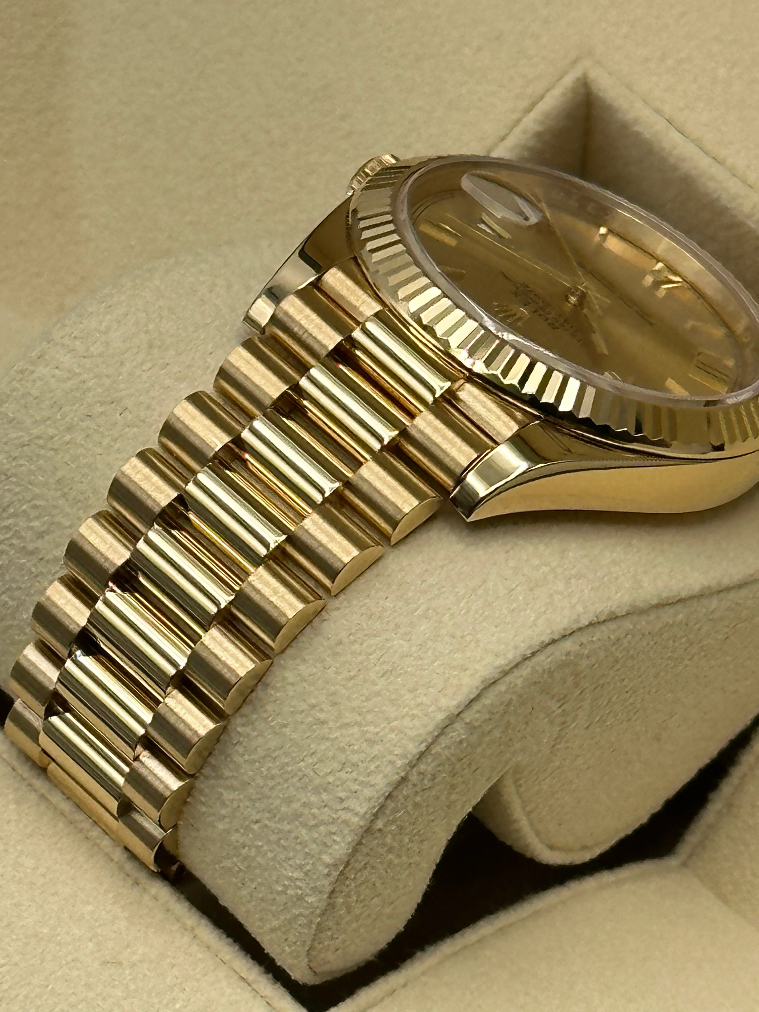 2019 Rolex Day-Date 40mm 228238 Presidential Champagne Dial - Image 6