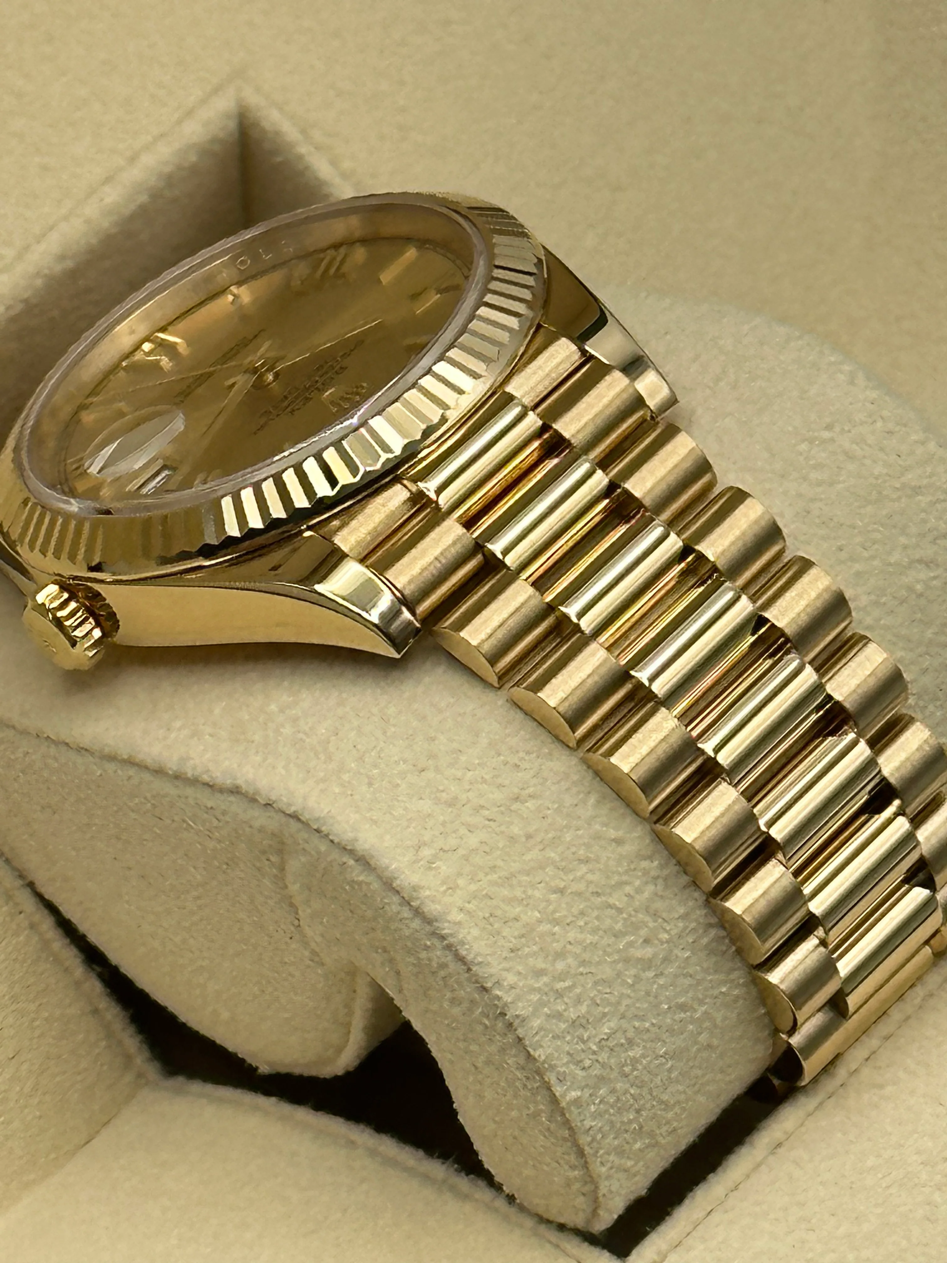 2019 Rolex Day-Date 40mm 228238 Presidential Champagne Dial - Image 7