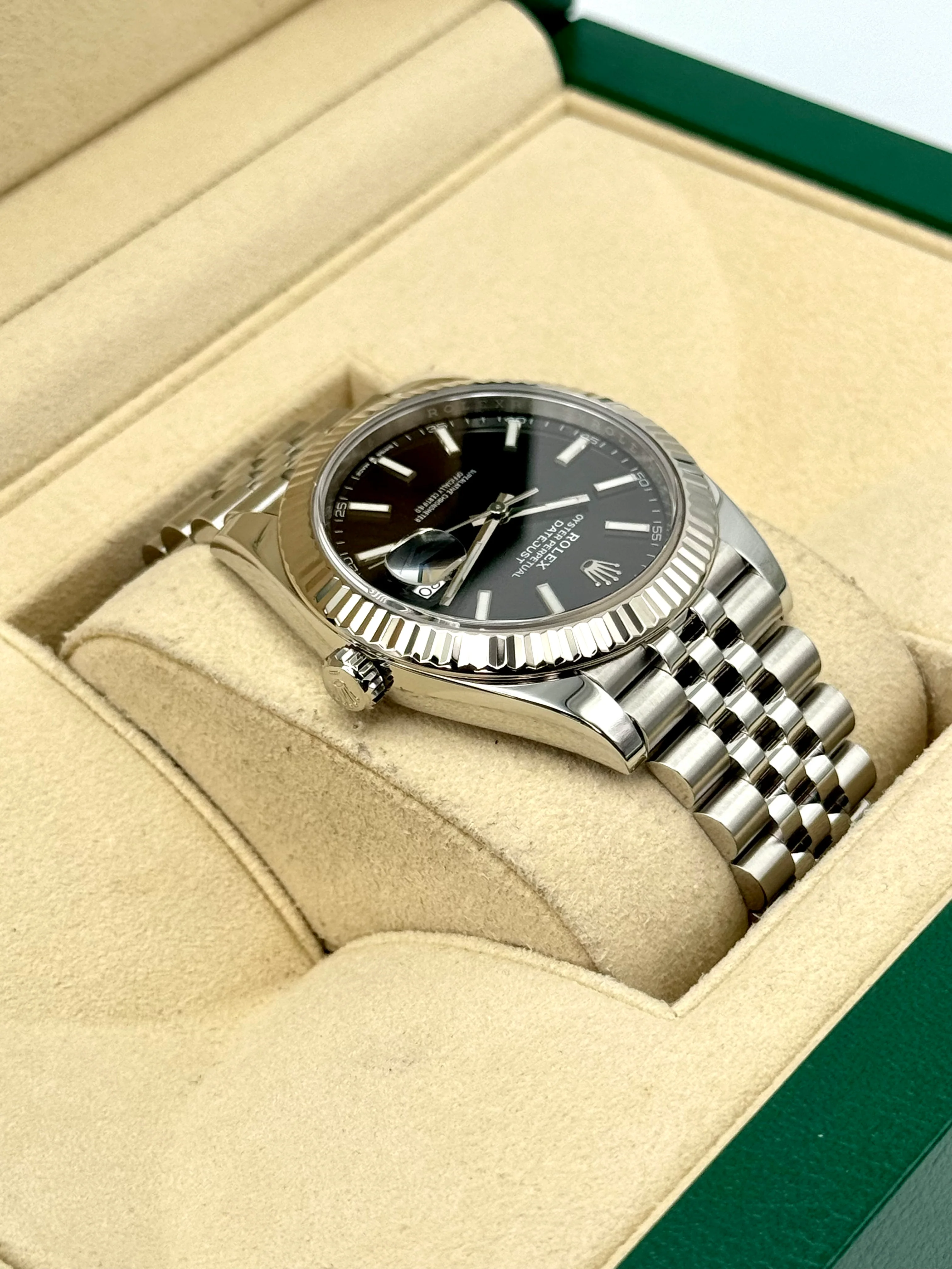2019 Rolex Datejust 41mm 126334 Stainless Steel Jubilee Black Dial - Image 8