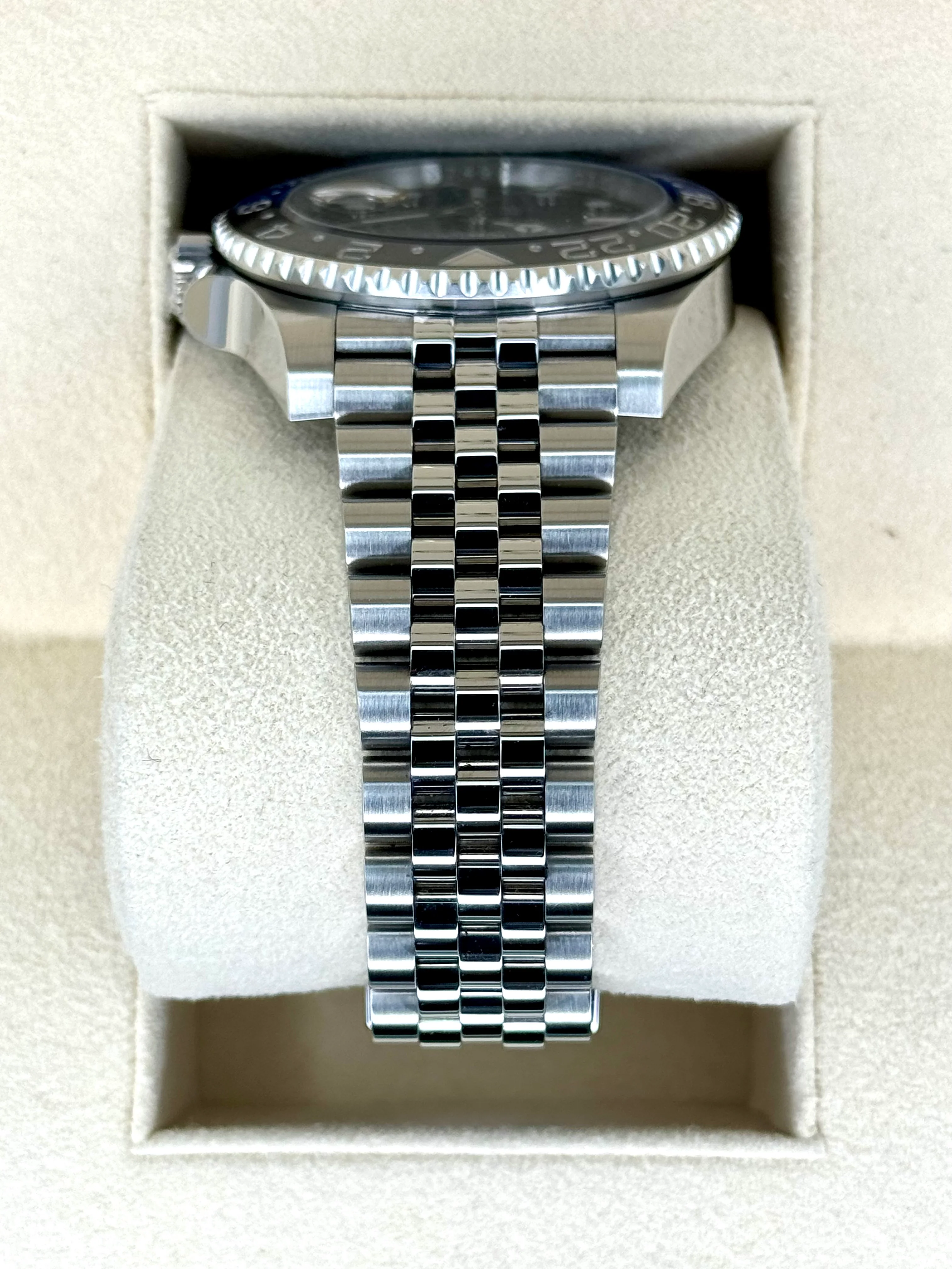 2019 Rolex GMT-Master II “Batgirl” 40mm 126710BLNR Jubilee Black Dial - Image 4