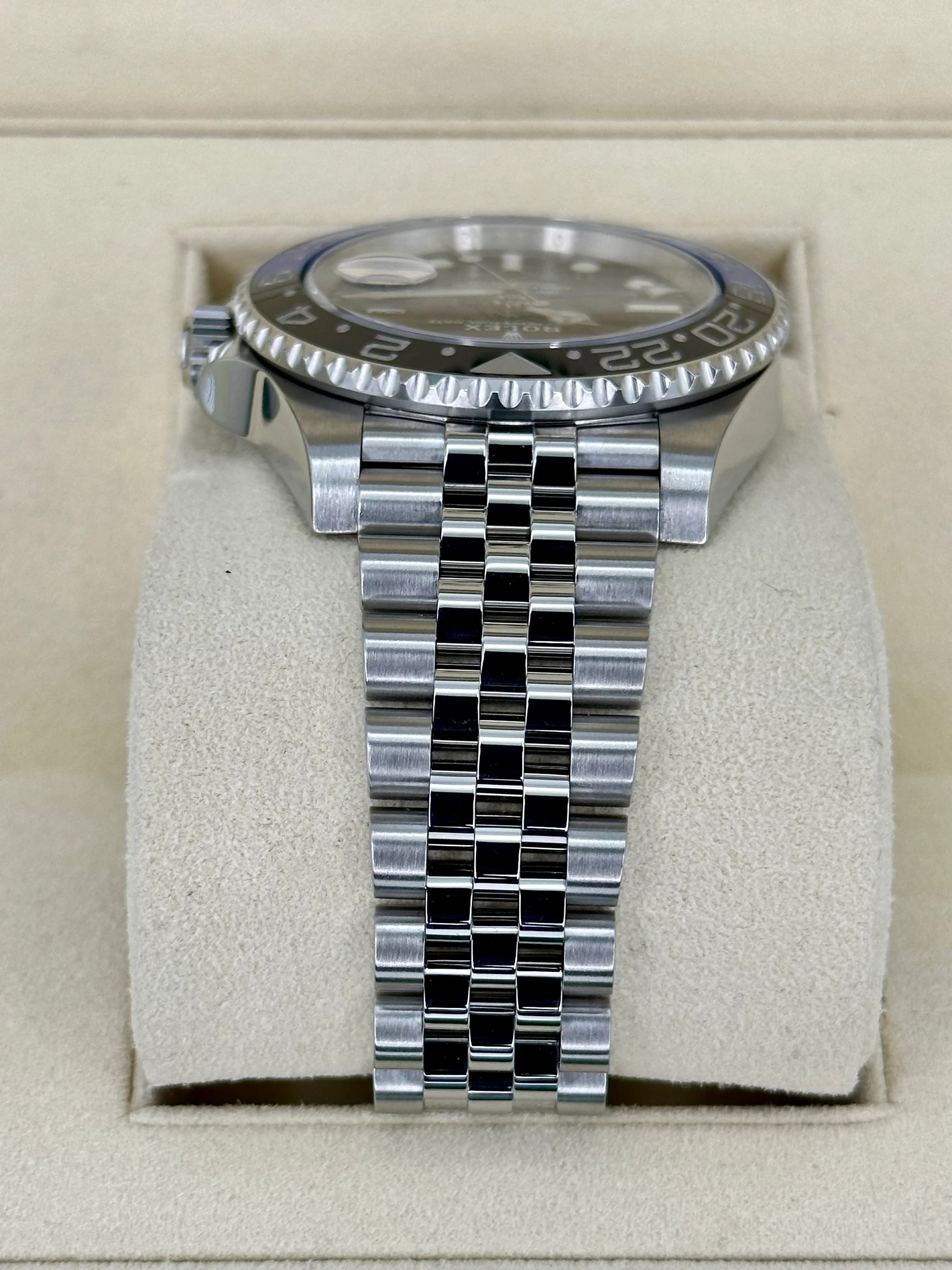 2019 Rolex GMT-Master II “Batgirl” 40mm 126710BLNR Jubilee Black Dial - Image 4