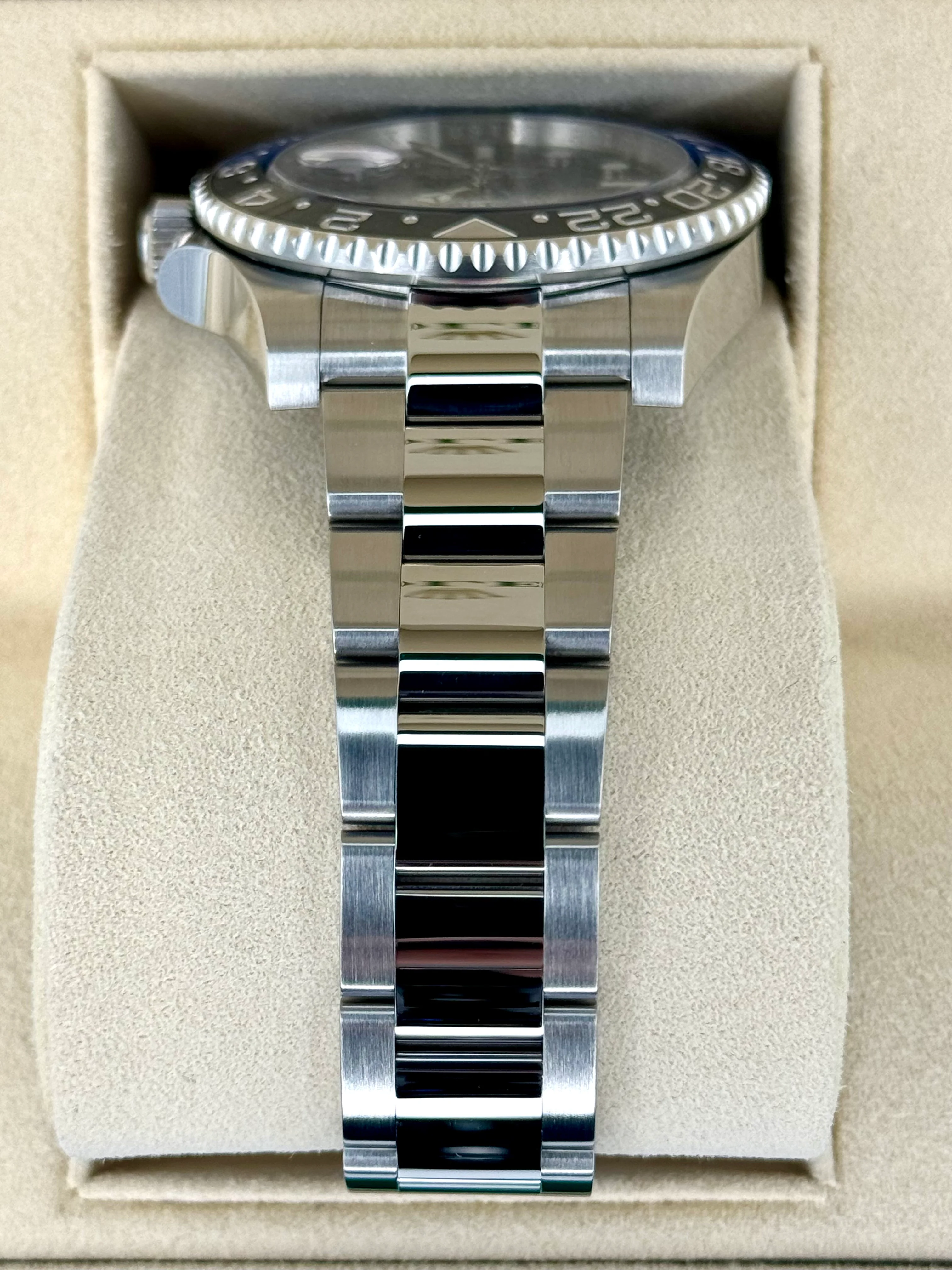 2019 Rolex GMT-Master II "Batman" 40mm 116710BLNR Oyster - Image 4