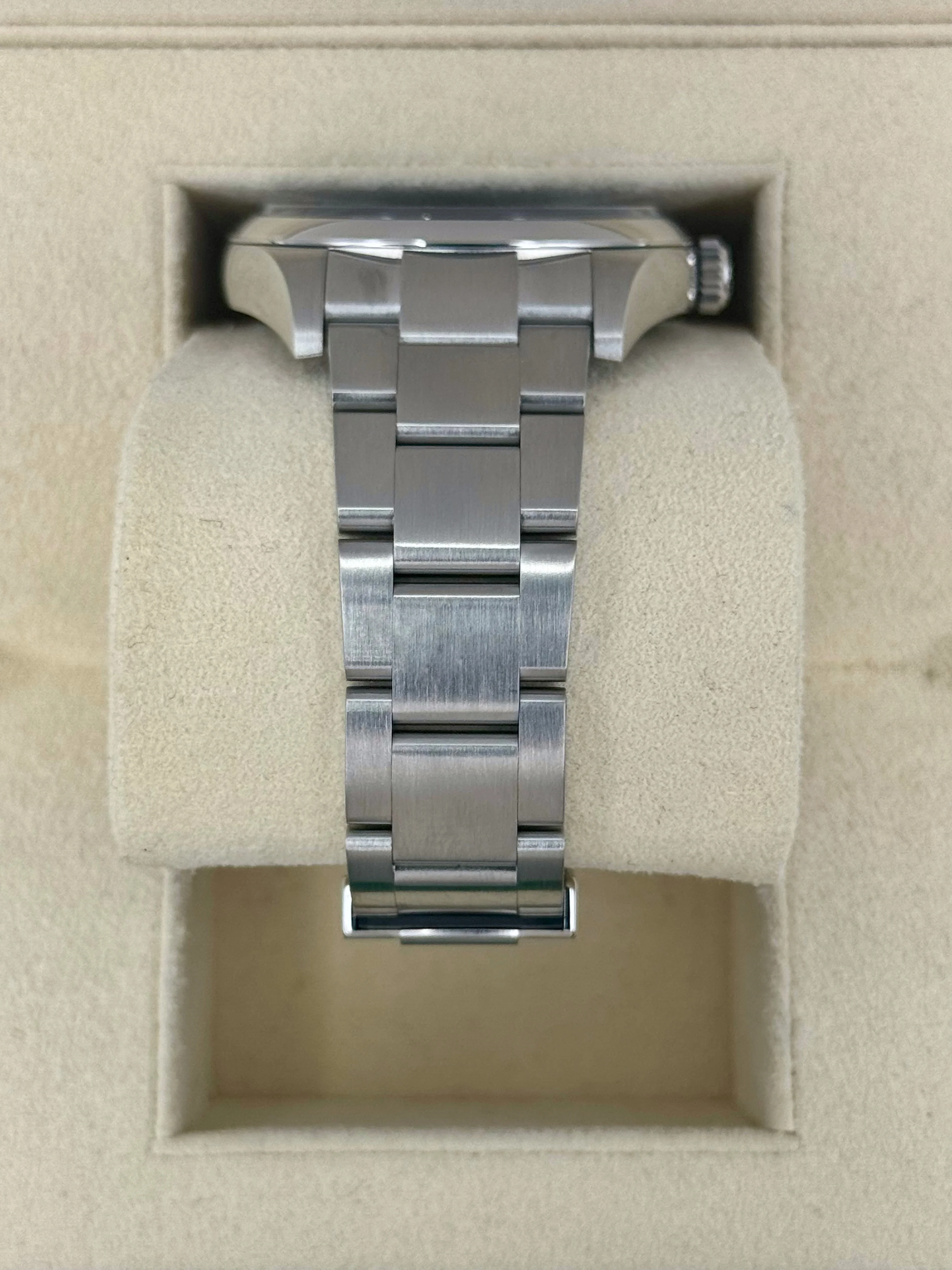 2019 Rolex Oyster Perpetual 39mm 114300 Black Dial - Image 3