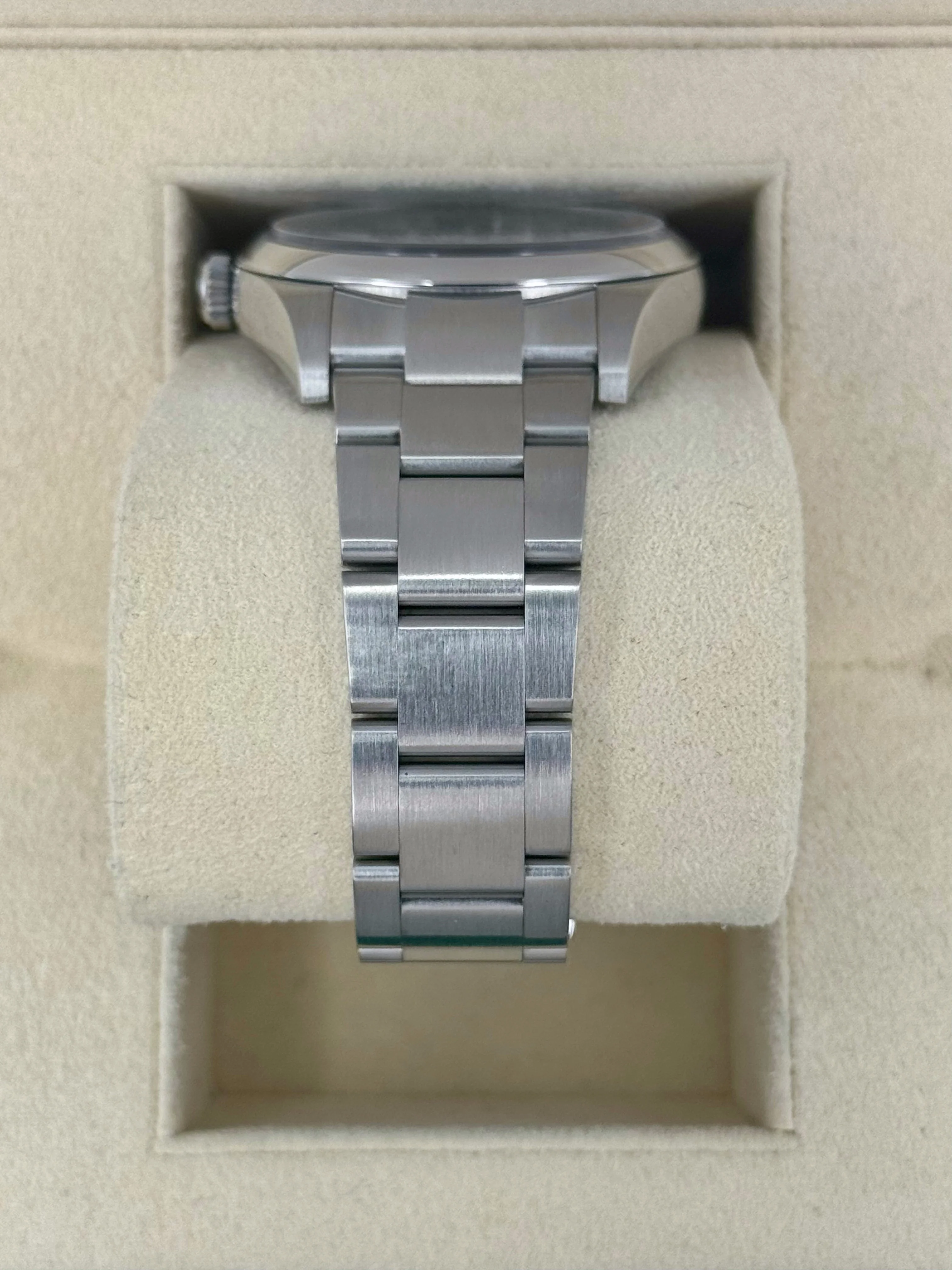 2019 Rolex Oyster Perpetual 39mm 114300 Black Dial - Image 4
