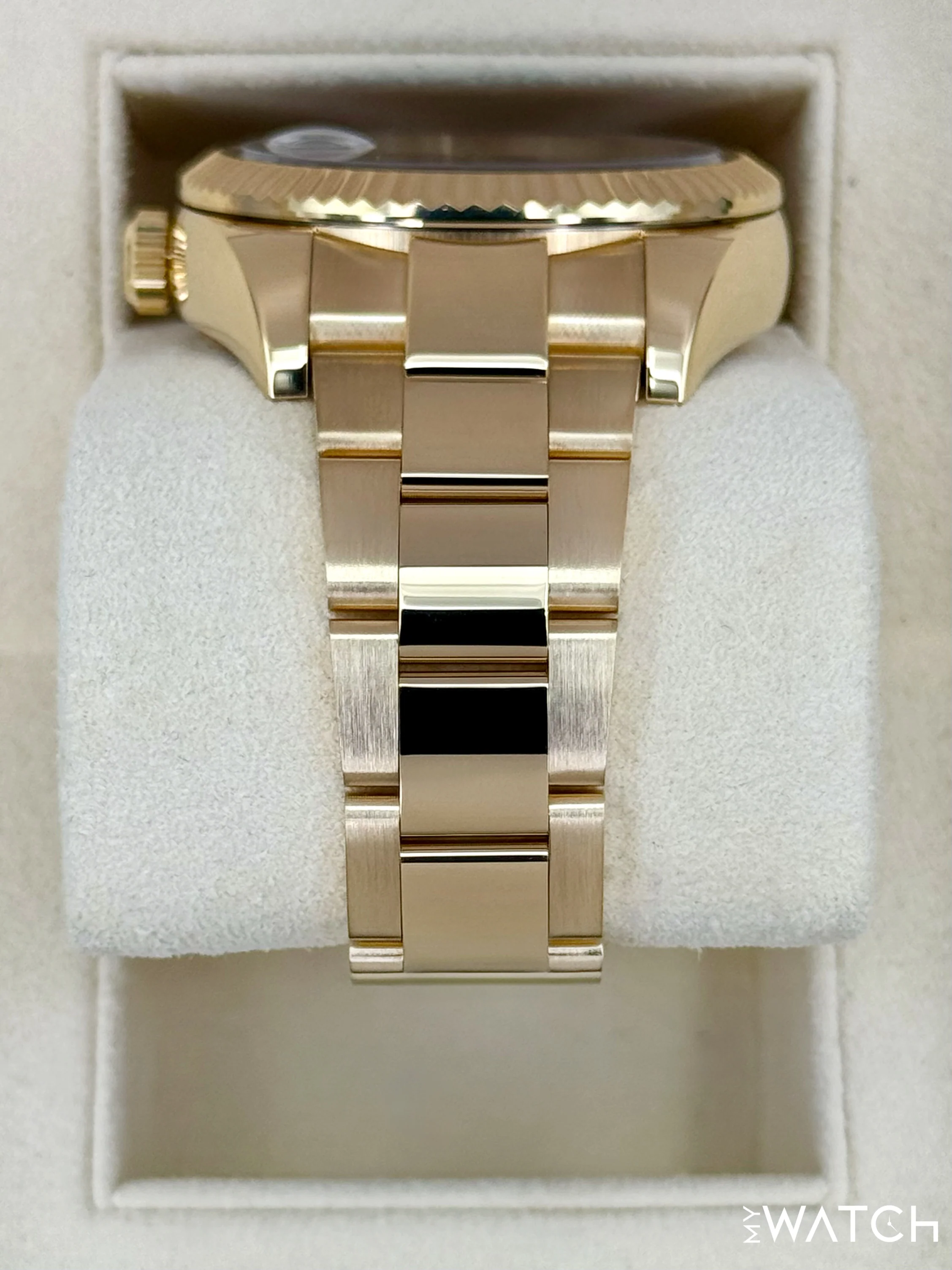 2019 Rolex Sky-Dweller 42mm 326938 18K Yellow Gold Oyster Black Dial - Image 4