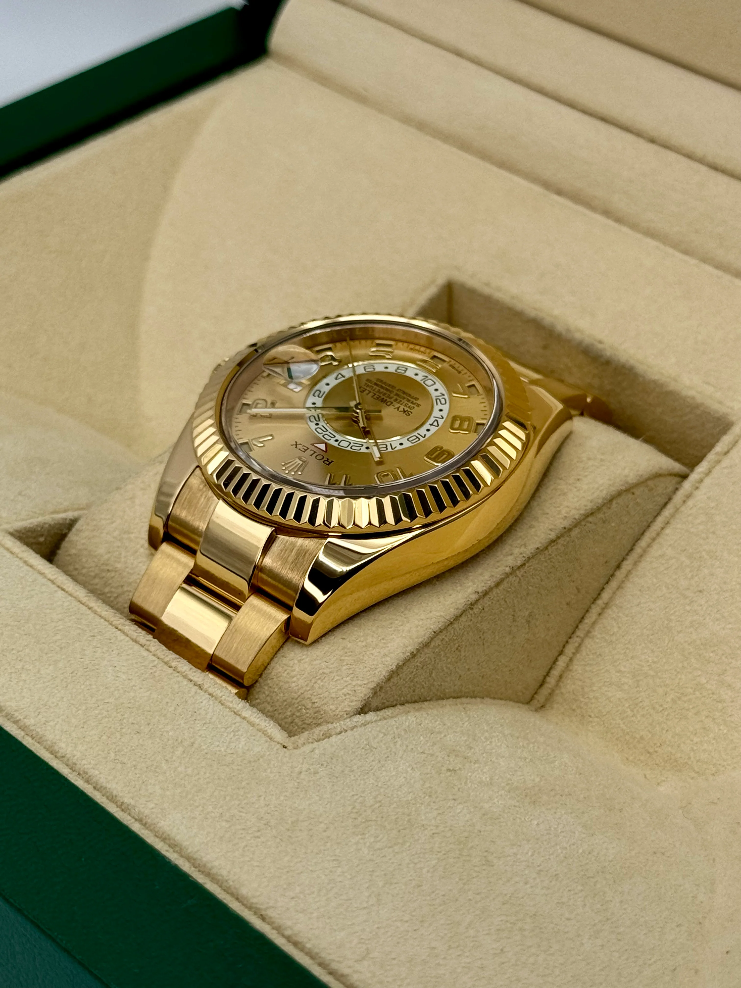 2019 Rolex Sky-Dweller 42mm 326938 Yellow Gold Oyster Champagne Dial - Image 7