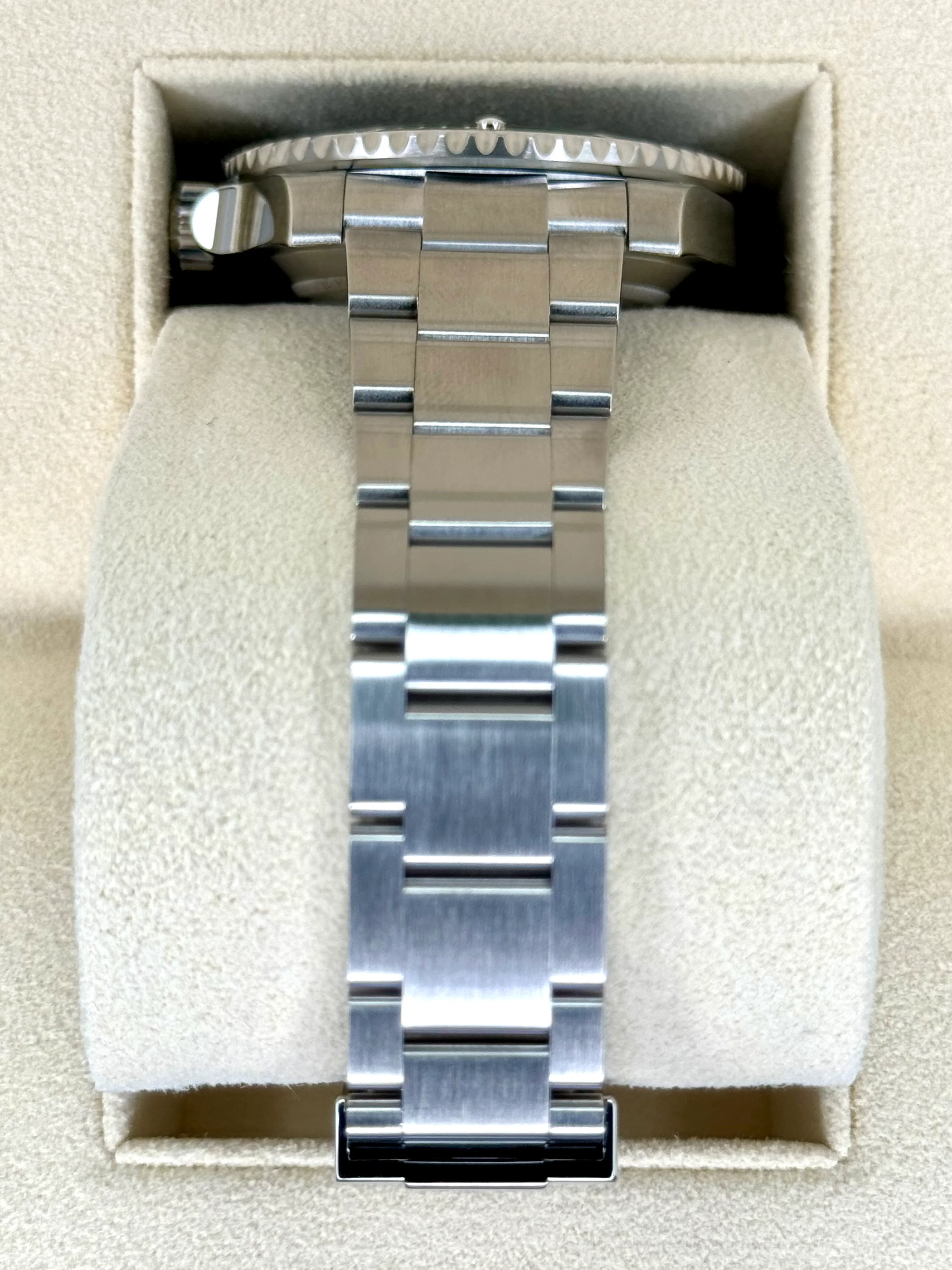 2019 Rolex Submariner "Hulk" 40mm 116610LV Green Dial - Image 4