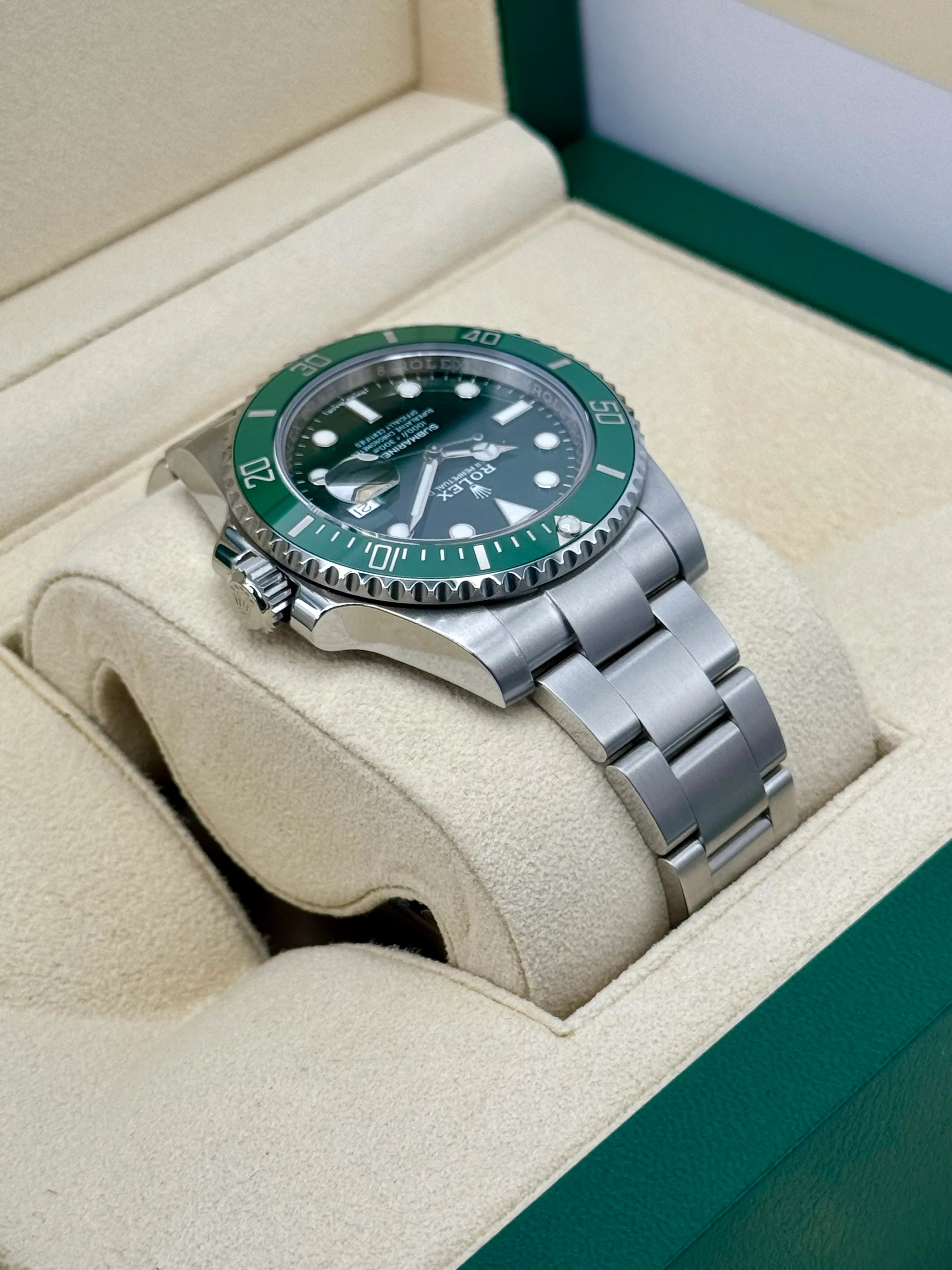 2019 Rolex Submariner "Hulk" 40mm 116610LV Green Dial - Image 8