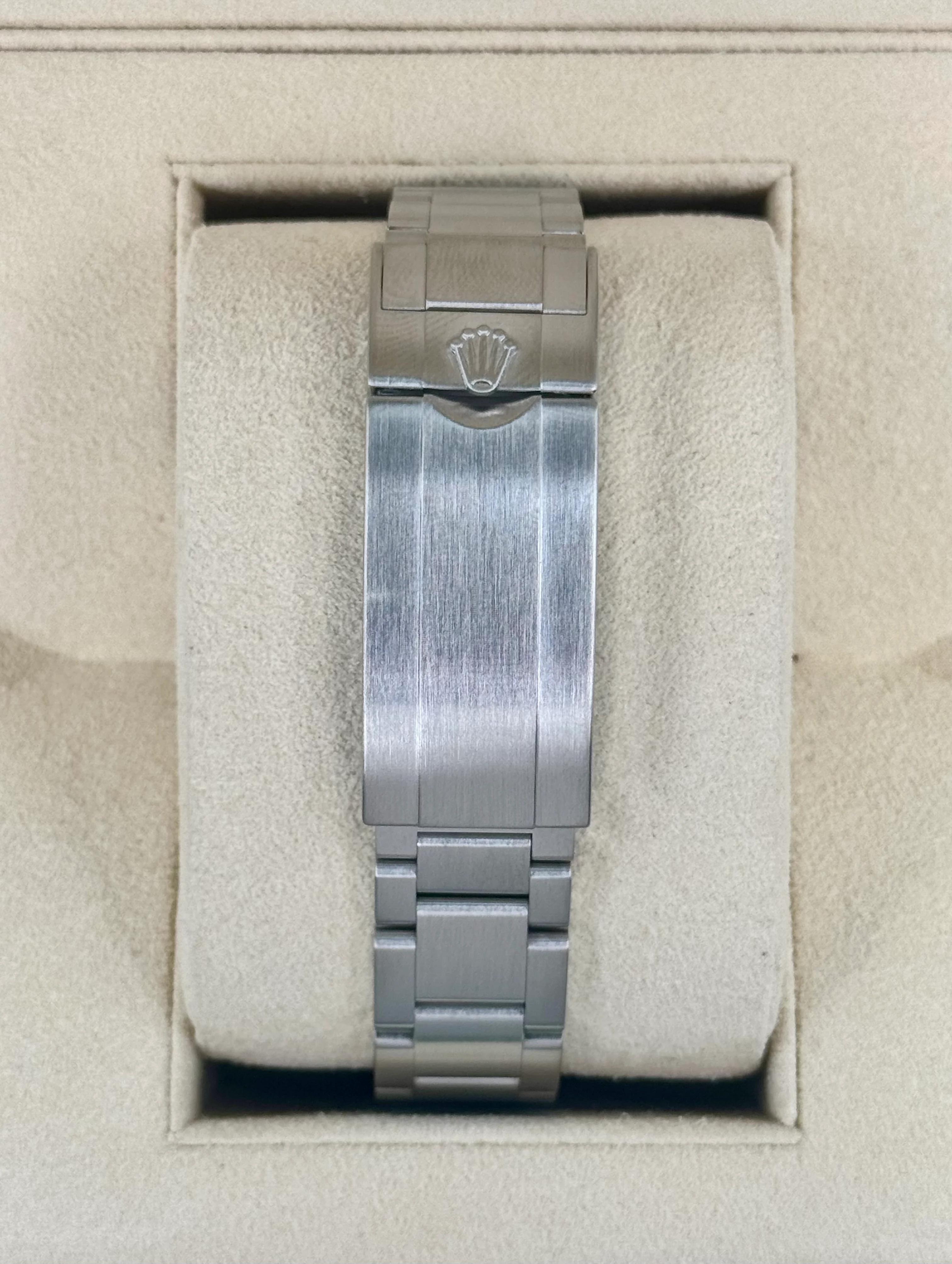 2019 Rolex Submariner "Hulk" 40mm 116610LV Green Dial - Image 2