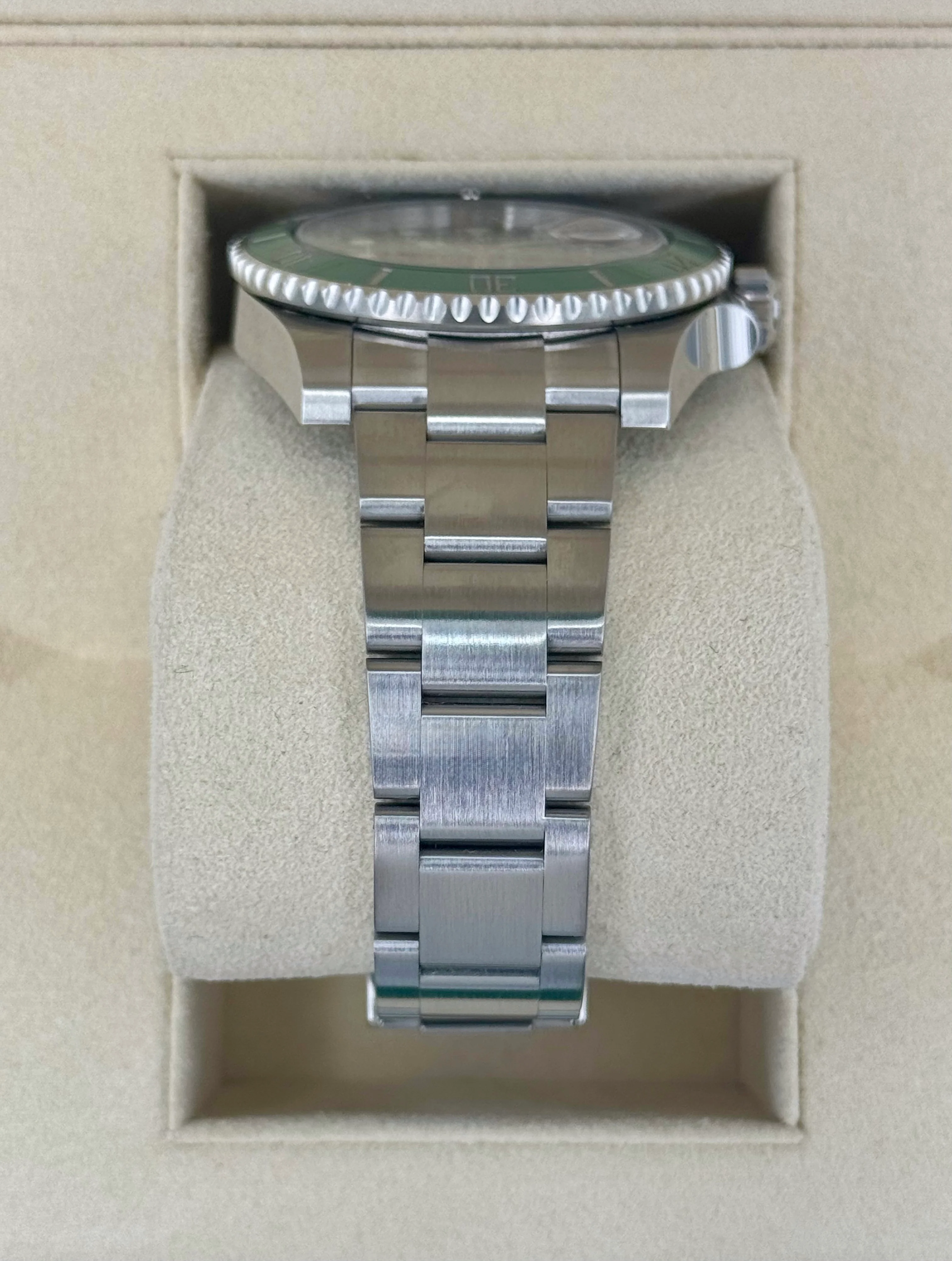 2019 Rolex Submariner "Hulk" 40mm 116610LV Green Dial - Image 3