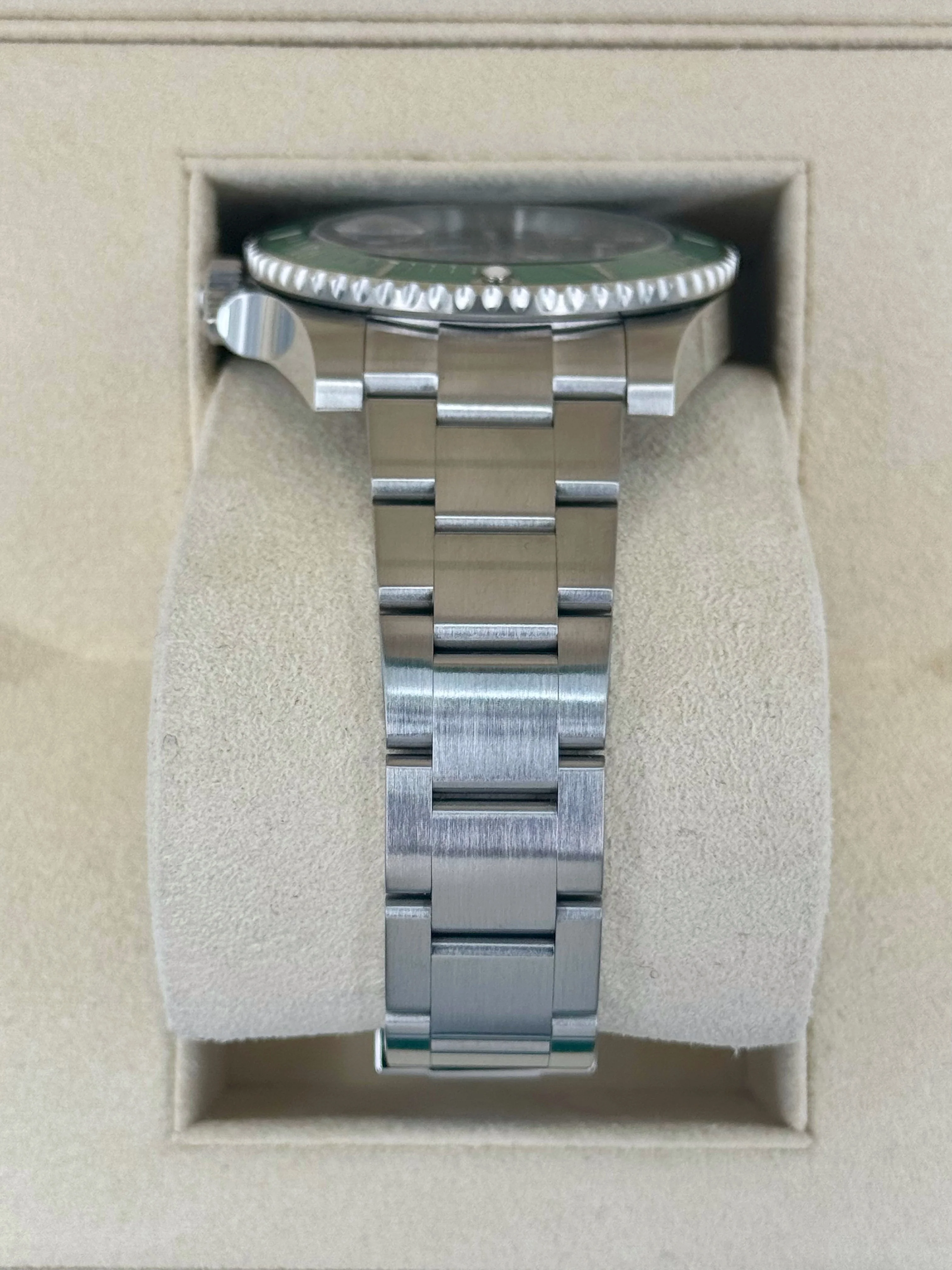 2019 Rolex Submariner "Hulk" 40mm 116610LV Green Dial - Image 4
