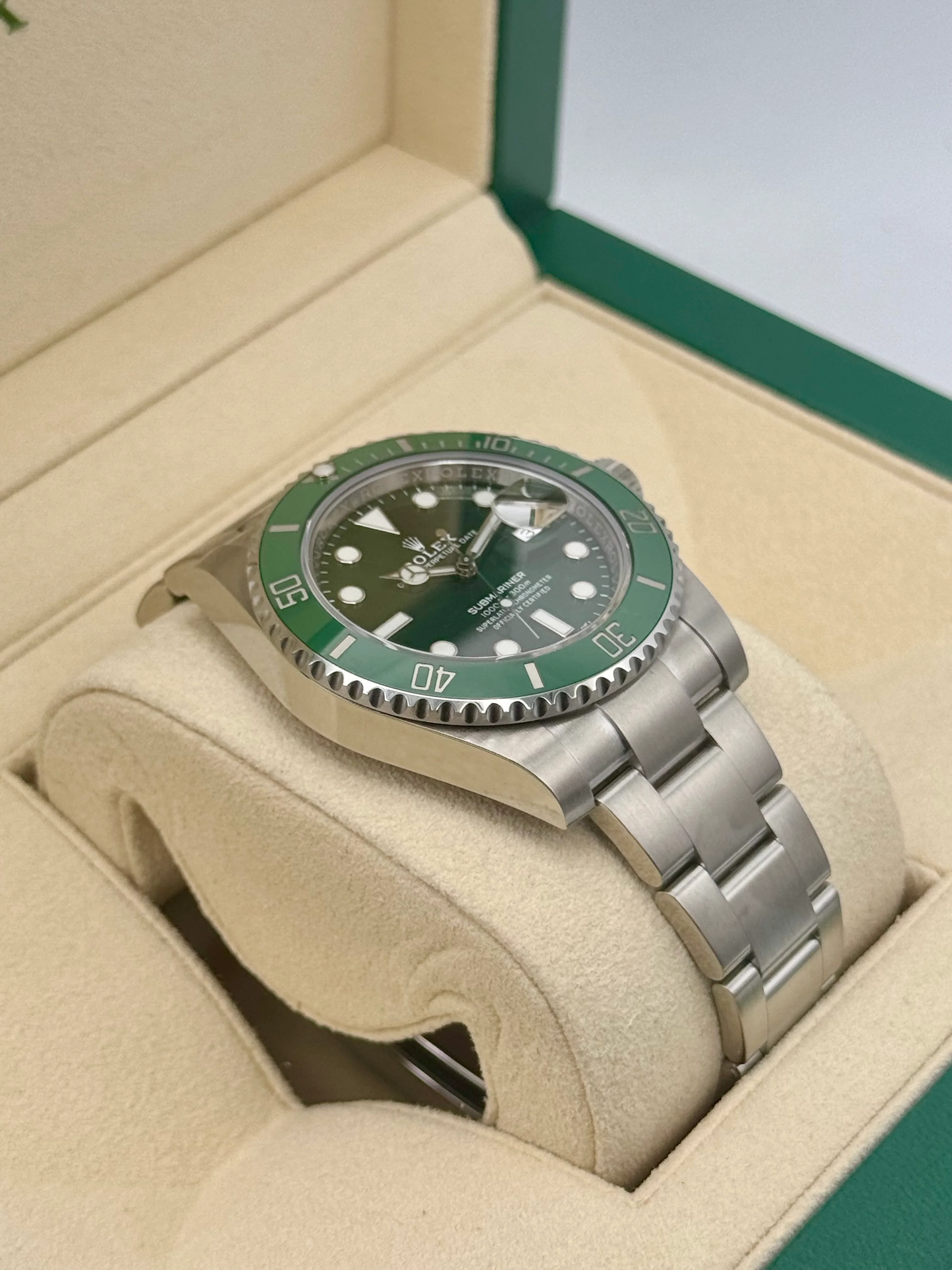 2019 Rolex Submariner "Hulk" 40mm 116610LV Green Dial - Image 6
