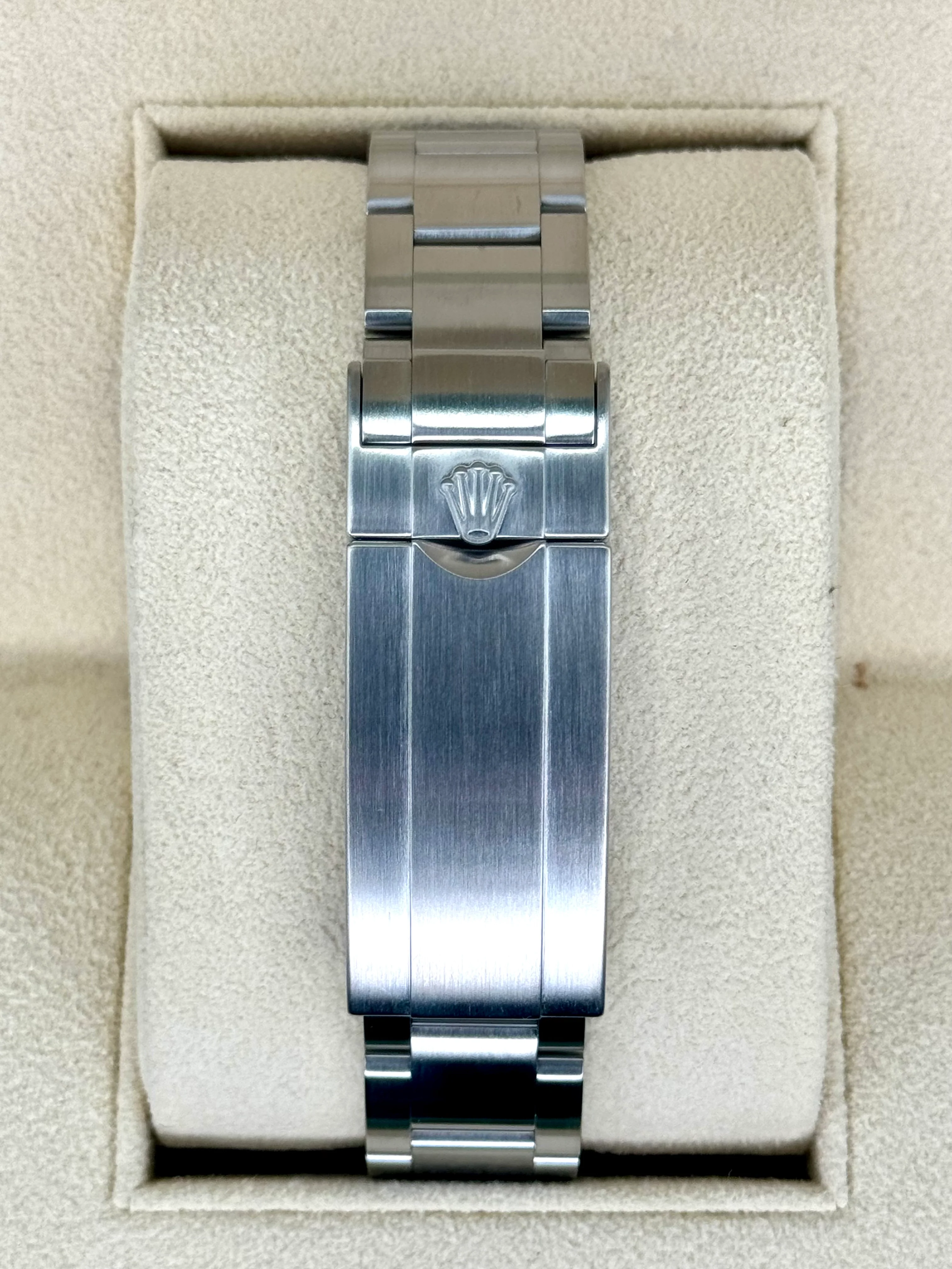 2019 Rolex Submariner "Hulk" 40mm 116610LV Green Dial - Image 2