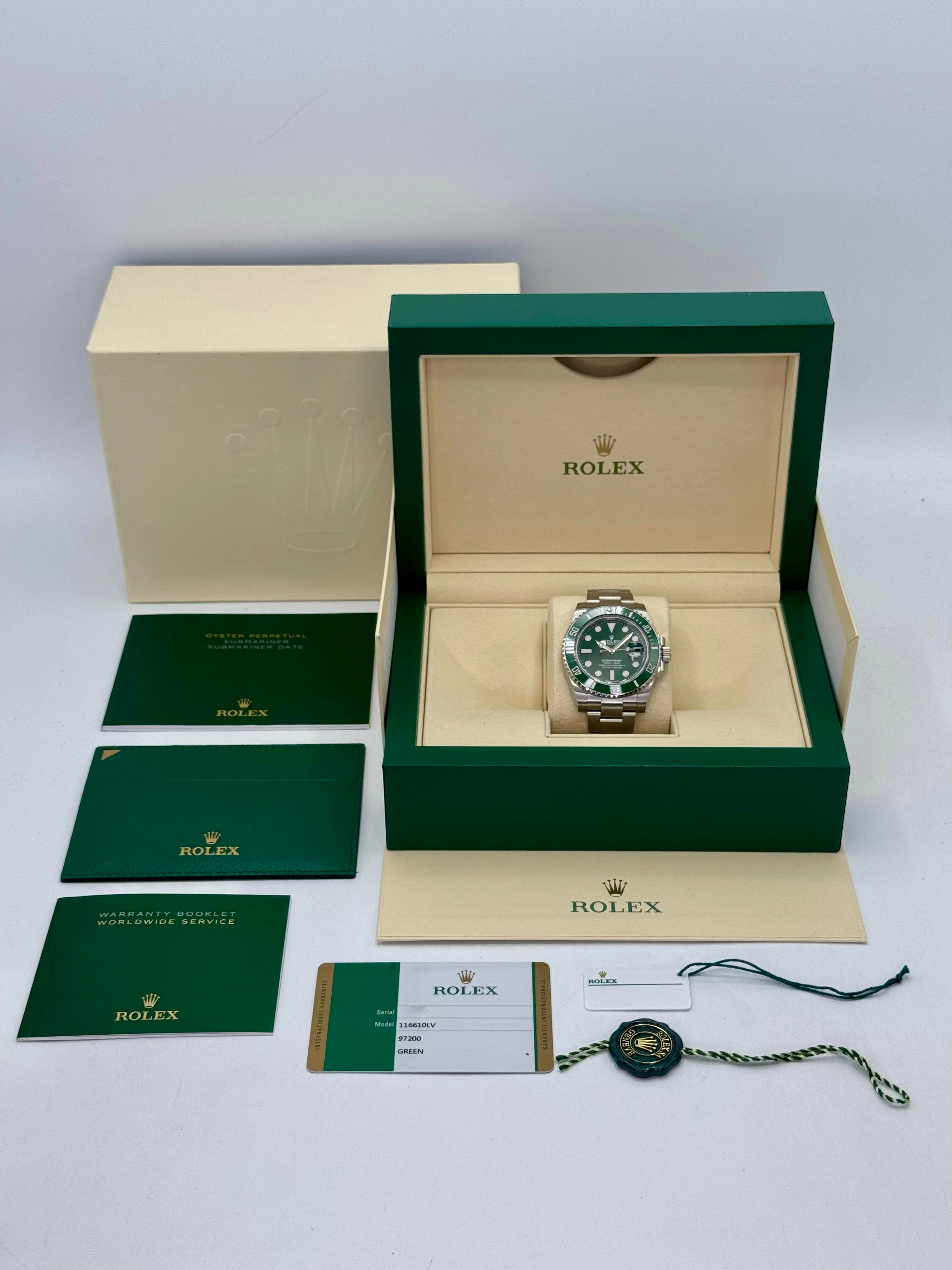 NEW OLD STOCK 2019 Rolex Submariner “Hulk” 40mm 116610LV Green Dial - Image 10