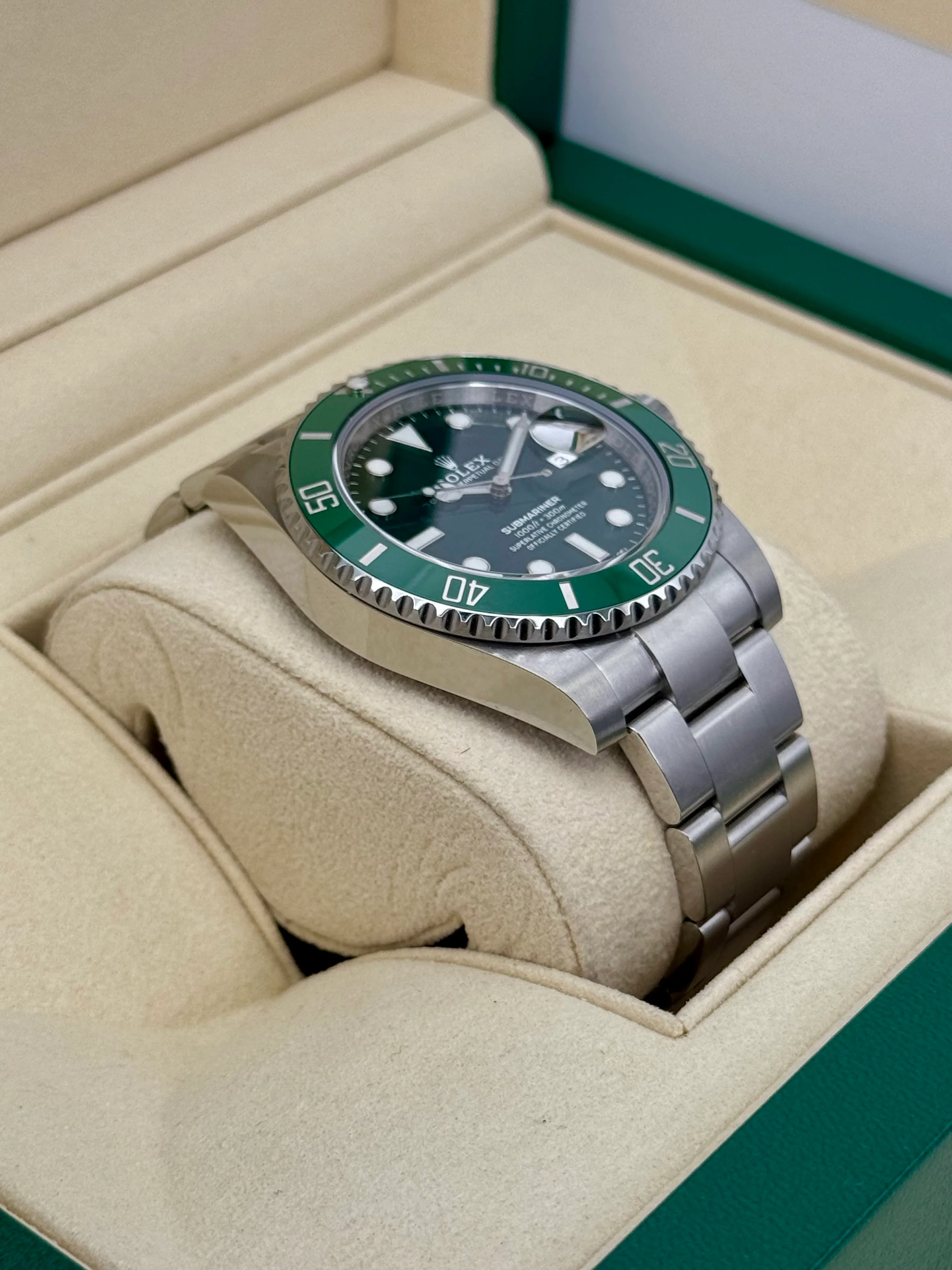 NEW OLD STOCK 2019 Rolex Submariner “Hulk” 40mm 116610LV Green Dial - Image 6